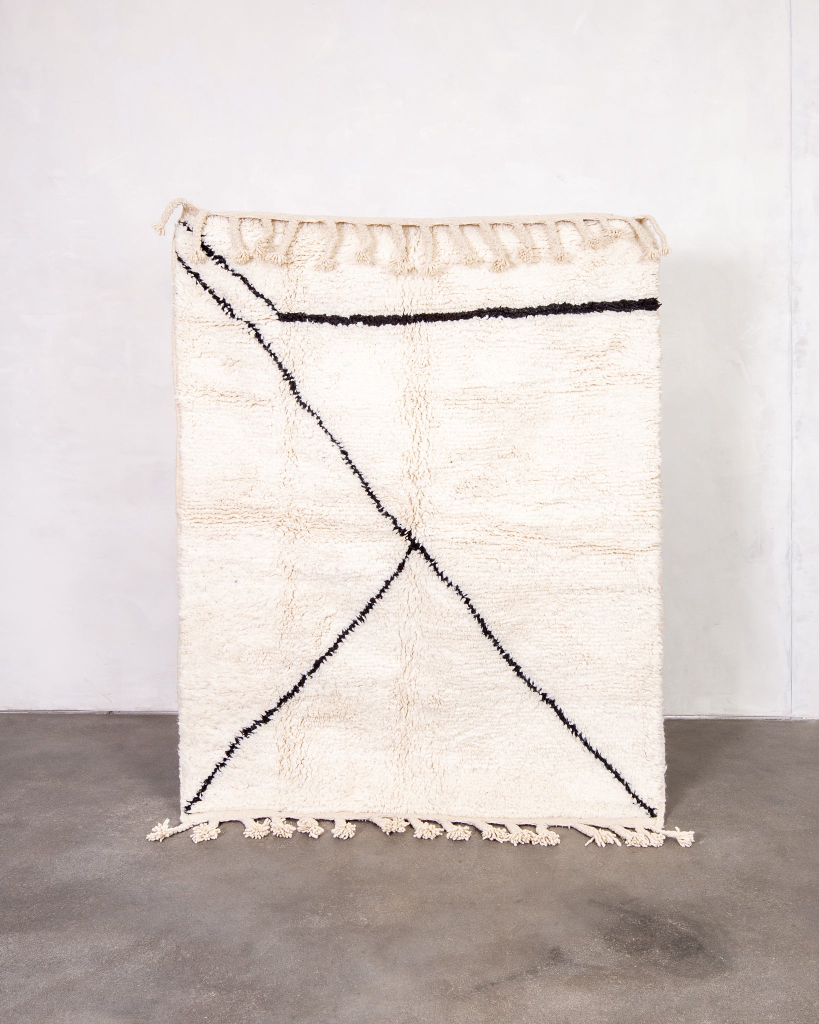 Modern designer handcrafted Berber rug from morocco Beniourain with beautiful colors and patterns