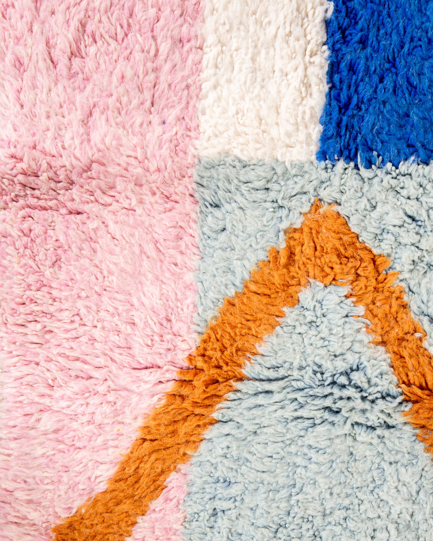 Modern designer handcrafted Berber rug from morocco Beniourain with beautiful colors and patterns