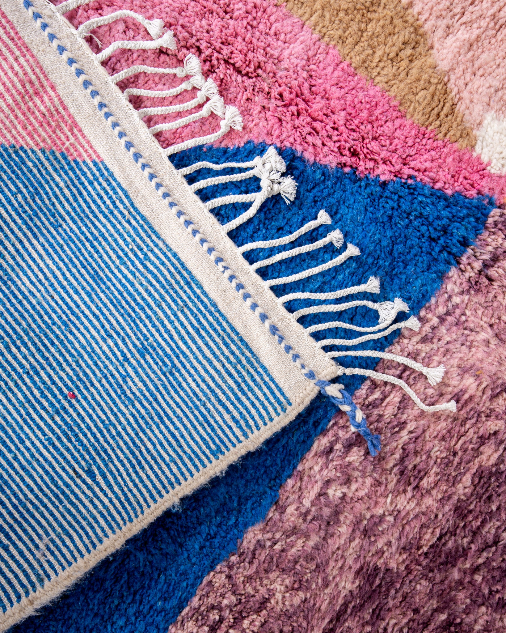 Modern designer handcrafted Berber rug from morocco Beniourain with beautiful colors and patterns