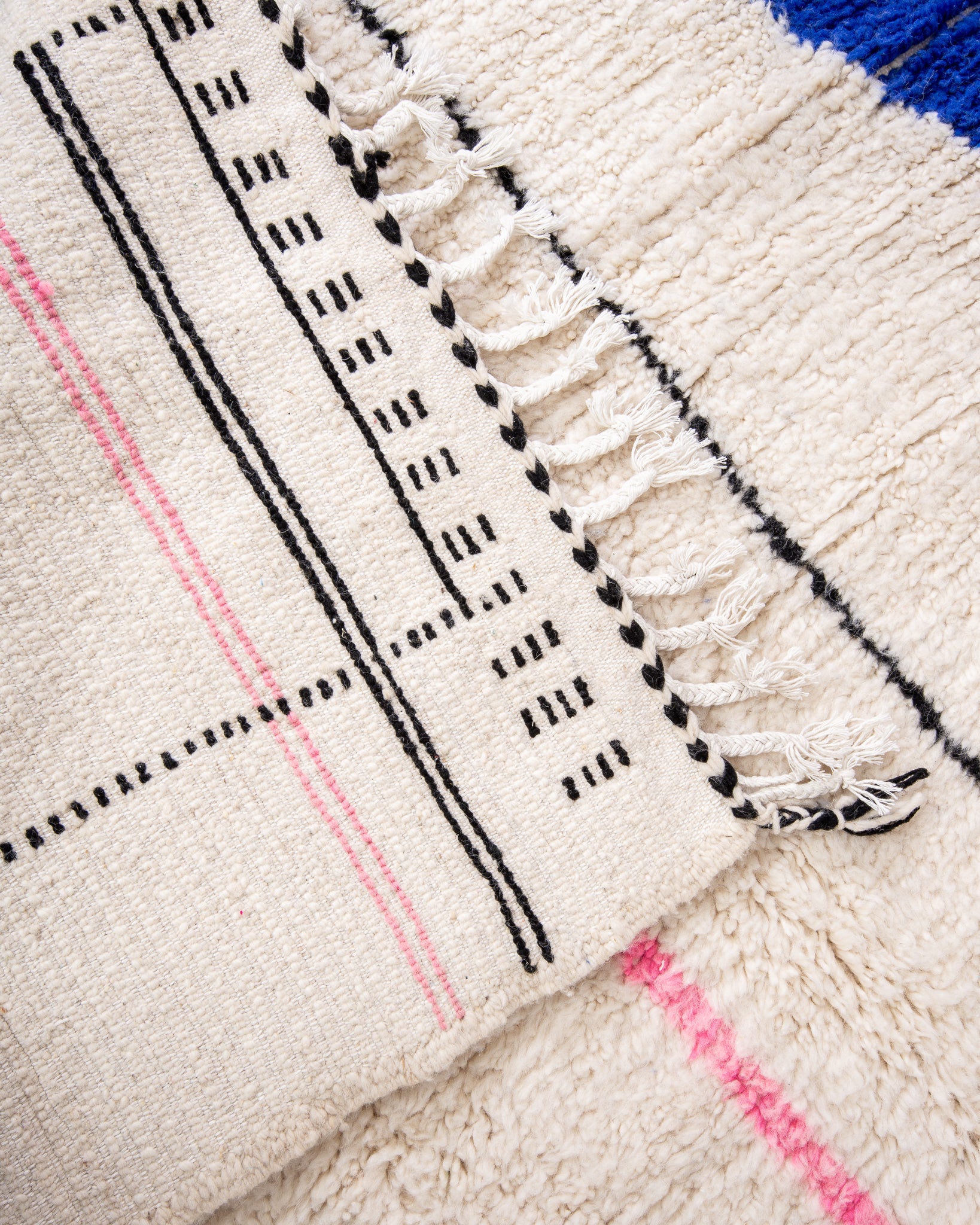 Modern designer handcrafted Berber rug from morocco Beniourain with beautiful colors and patterns