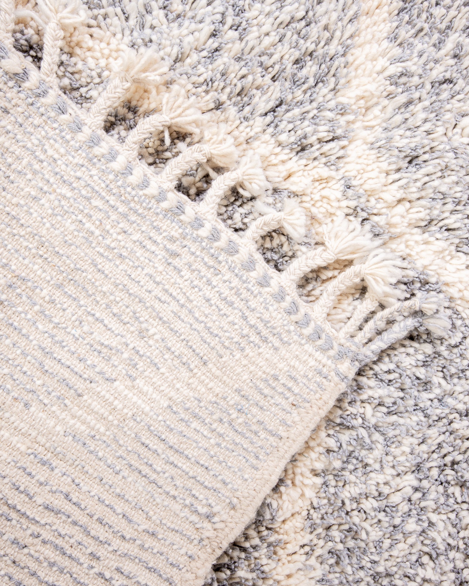 Modern designer handcrafted Berber rug from morocco Beniourain with beautiful colors and patterns