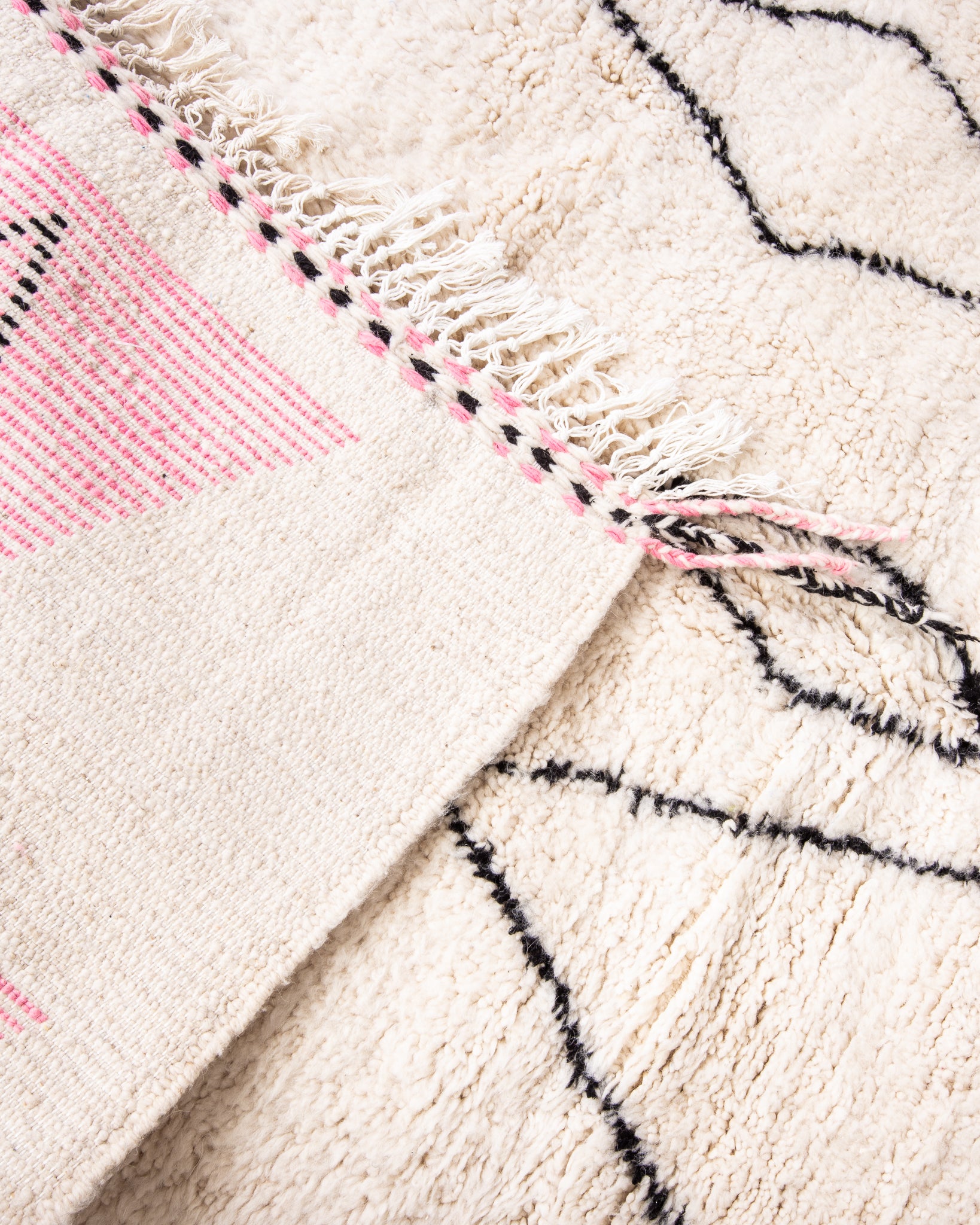 Modern designer handcrafted Berber rug from morocco Beniourain with beautiful colors and patterns