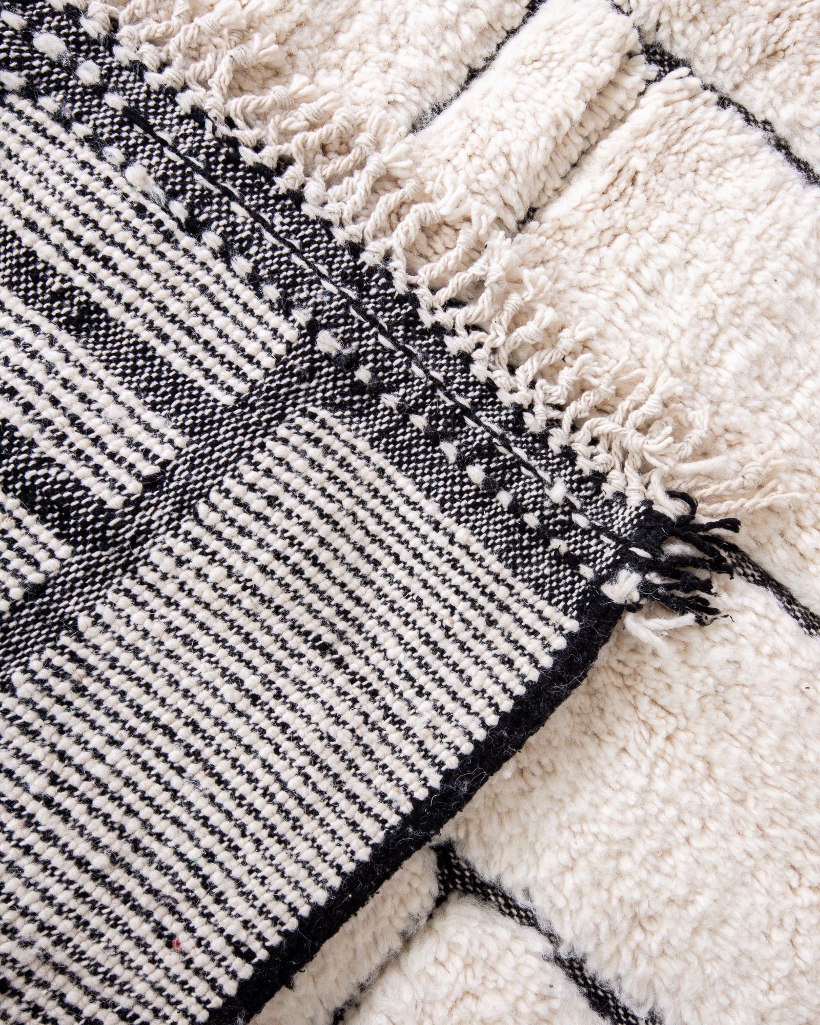 Modern designer handcrafted Berber rug from morocco Beniourain with beautiful colors and patterns