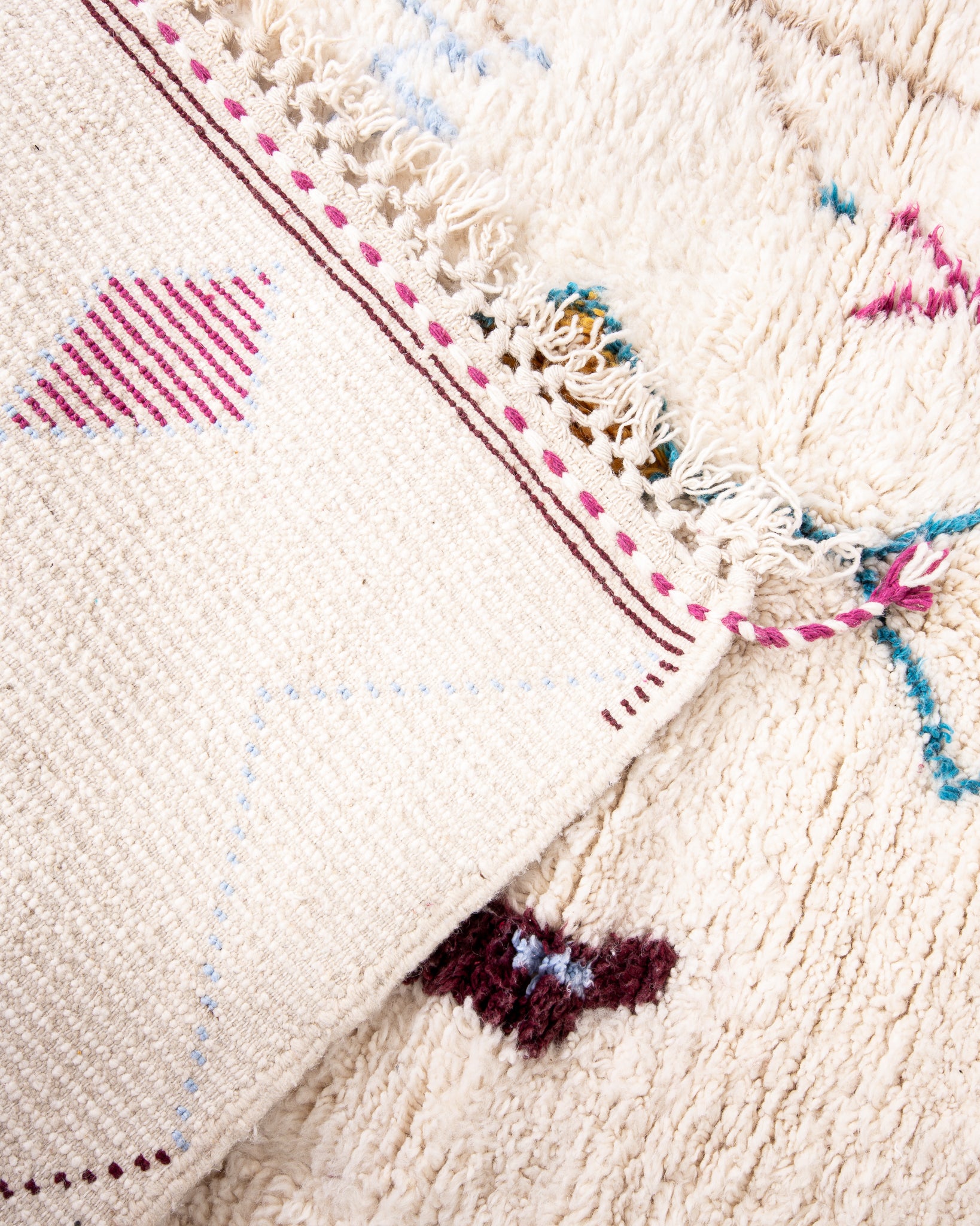 Modern designer handcrafted Berber rug from morocco Beniourain with beautiful colors and patterns