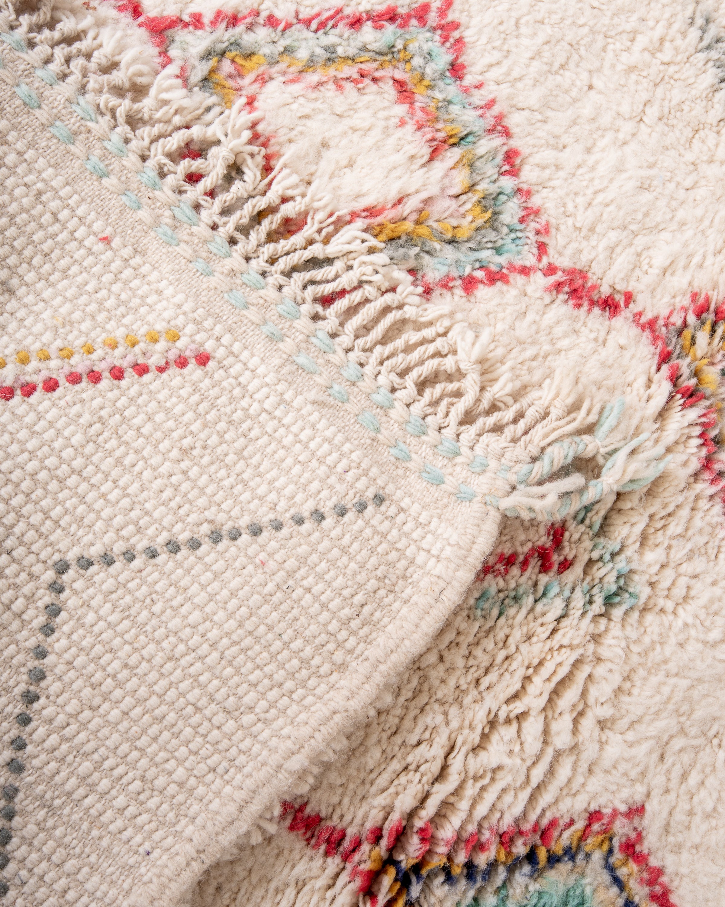 Modern designer handcrafted Berber rug from morocco Beniourain with beautiful colors and patterns