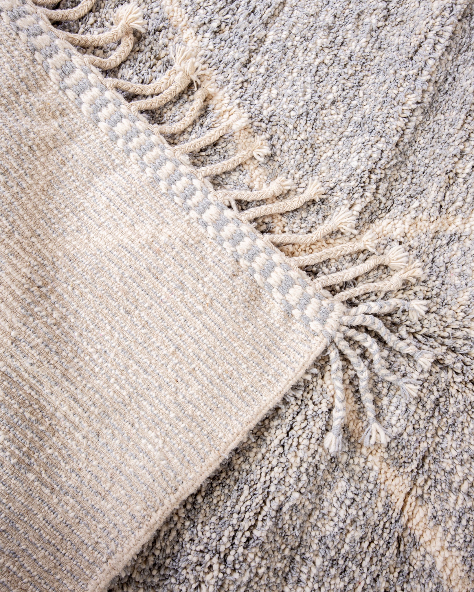 Modern designer handcrafted Berber rug from morocco Beniourain with beautiful colors and patterns