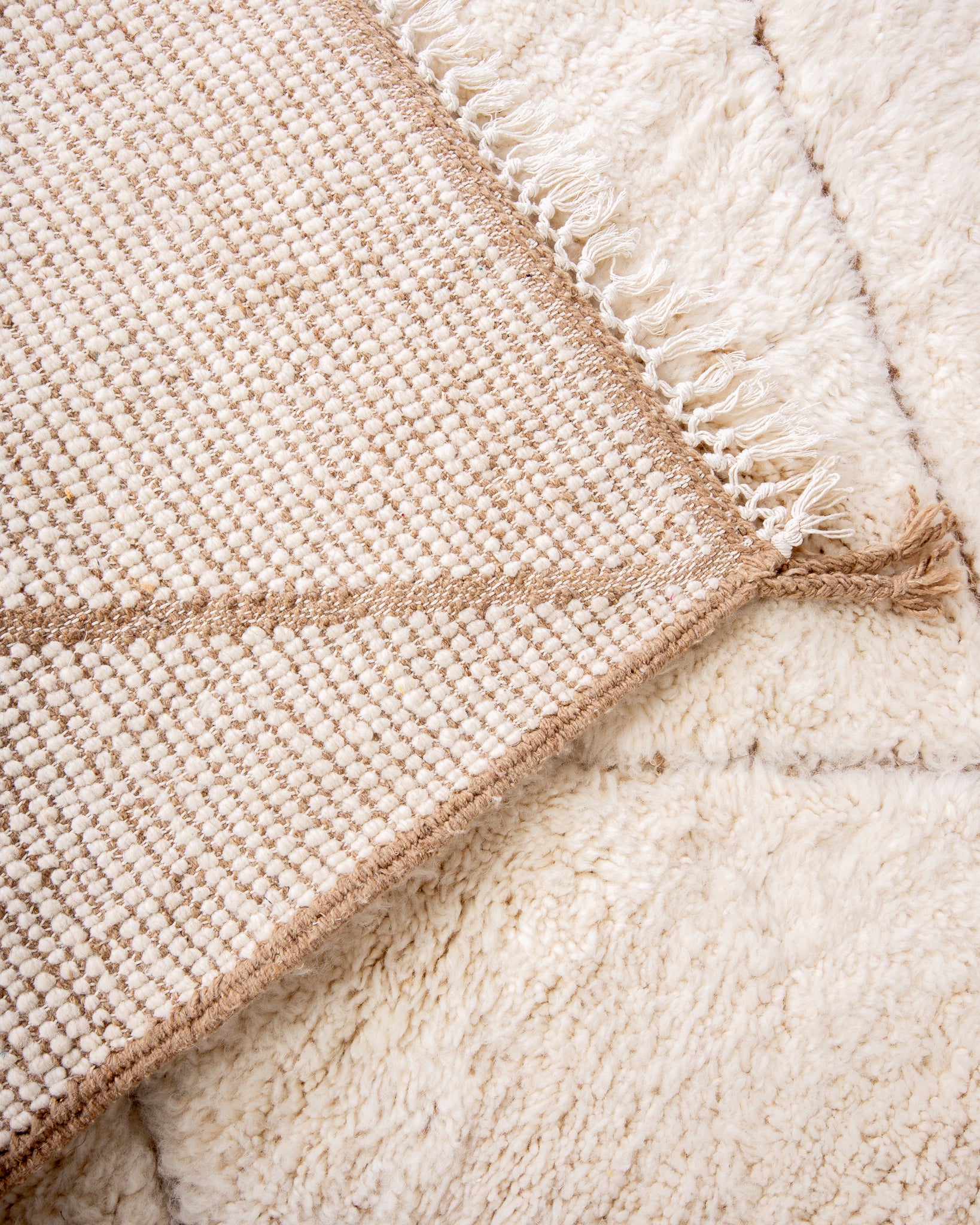 Modern designer handcrafted Berber rug from morocco Beniourain with beautiful colors and patterns