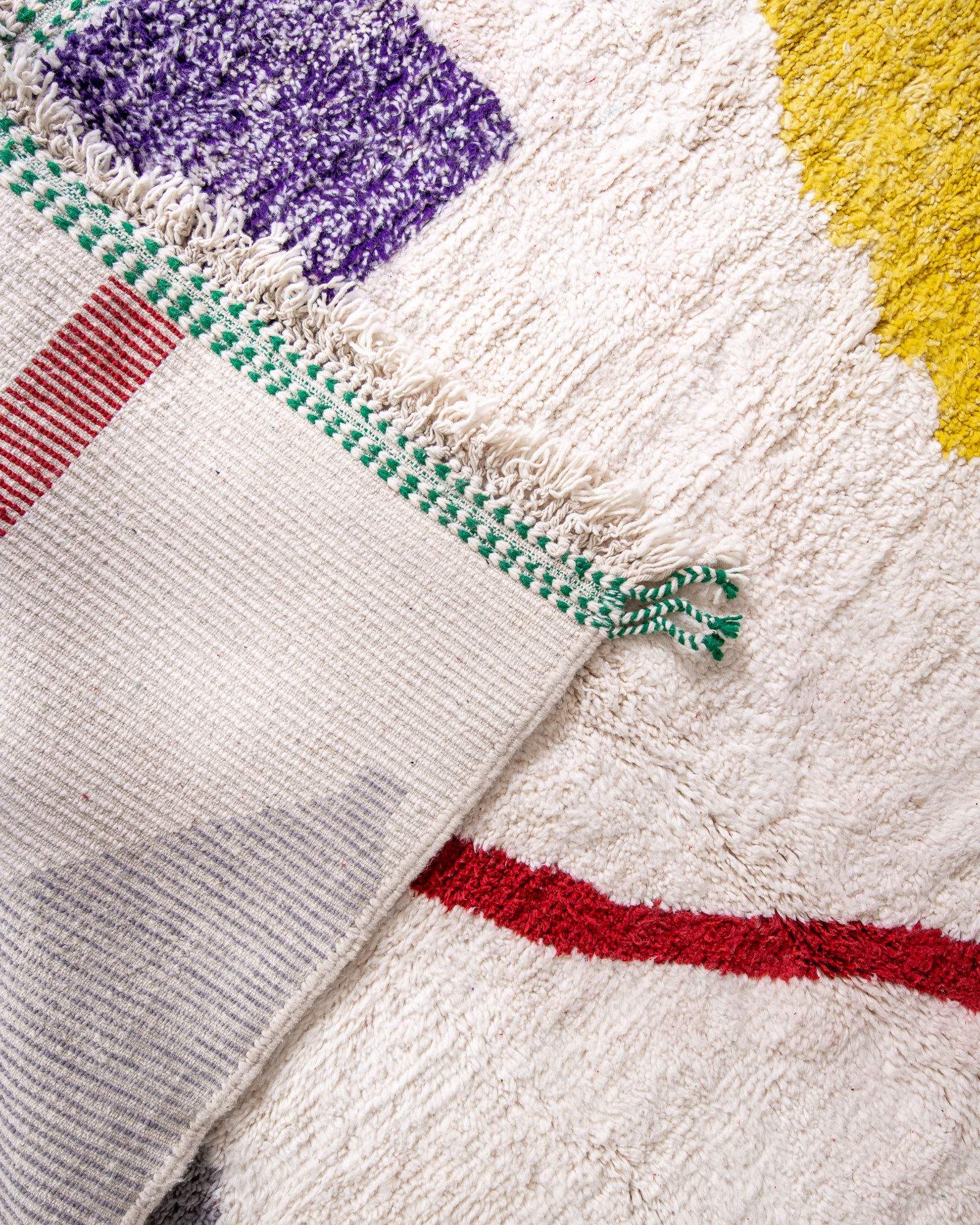 Modern designer handcrafted Berber rug from morocco Beniourain with beautiful colors and patterns