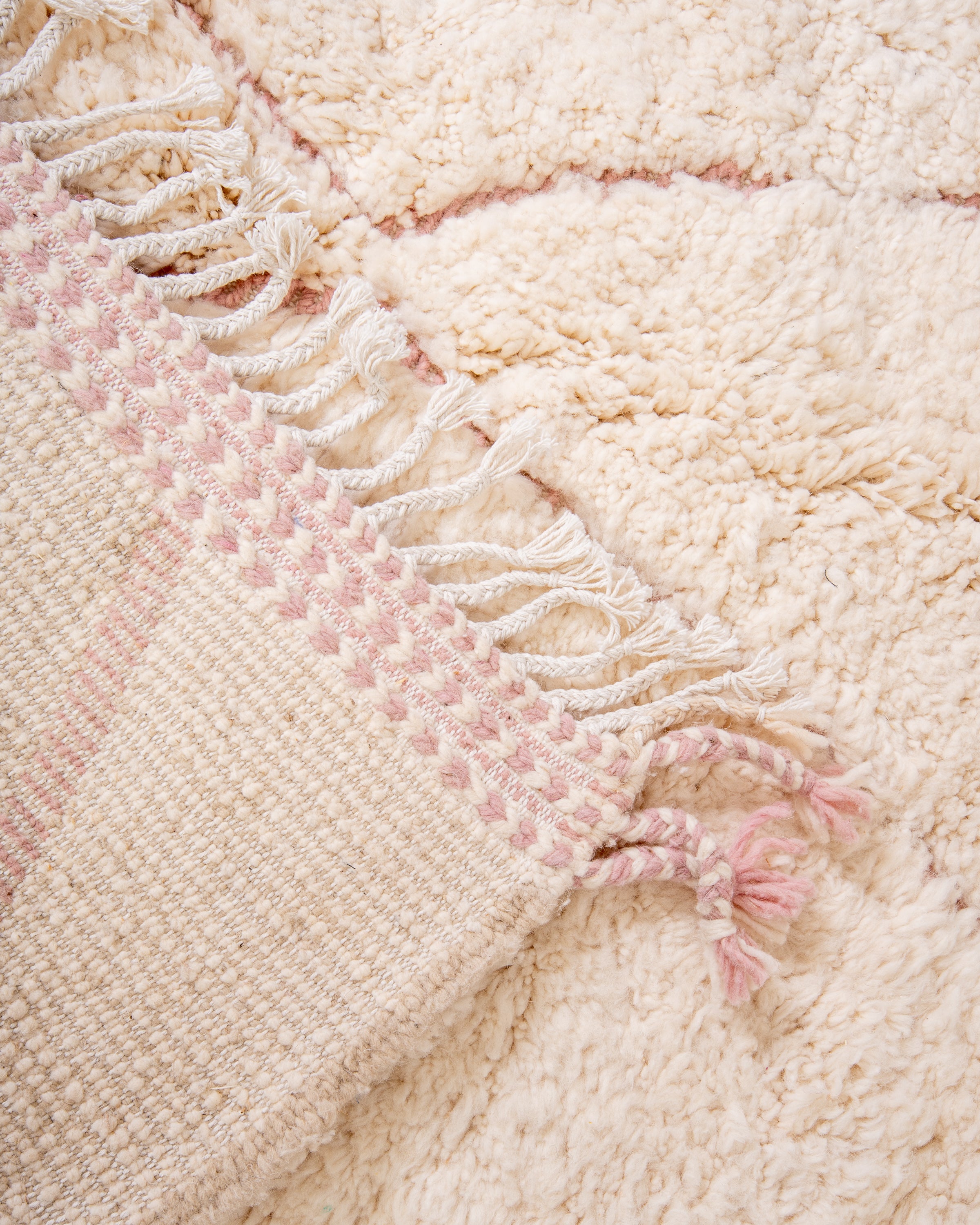 Modern designer handcrafted Berber rug from morocco Beniourain with beautiful colors and patterns