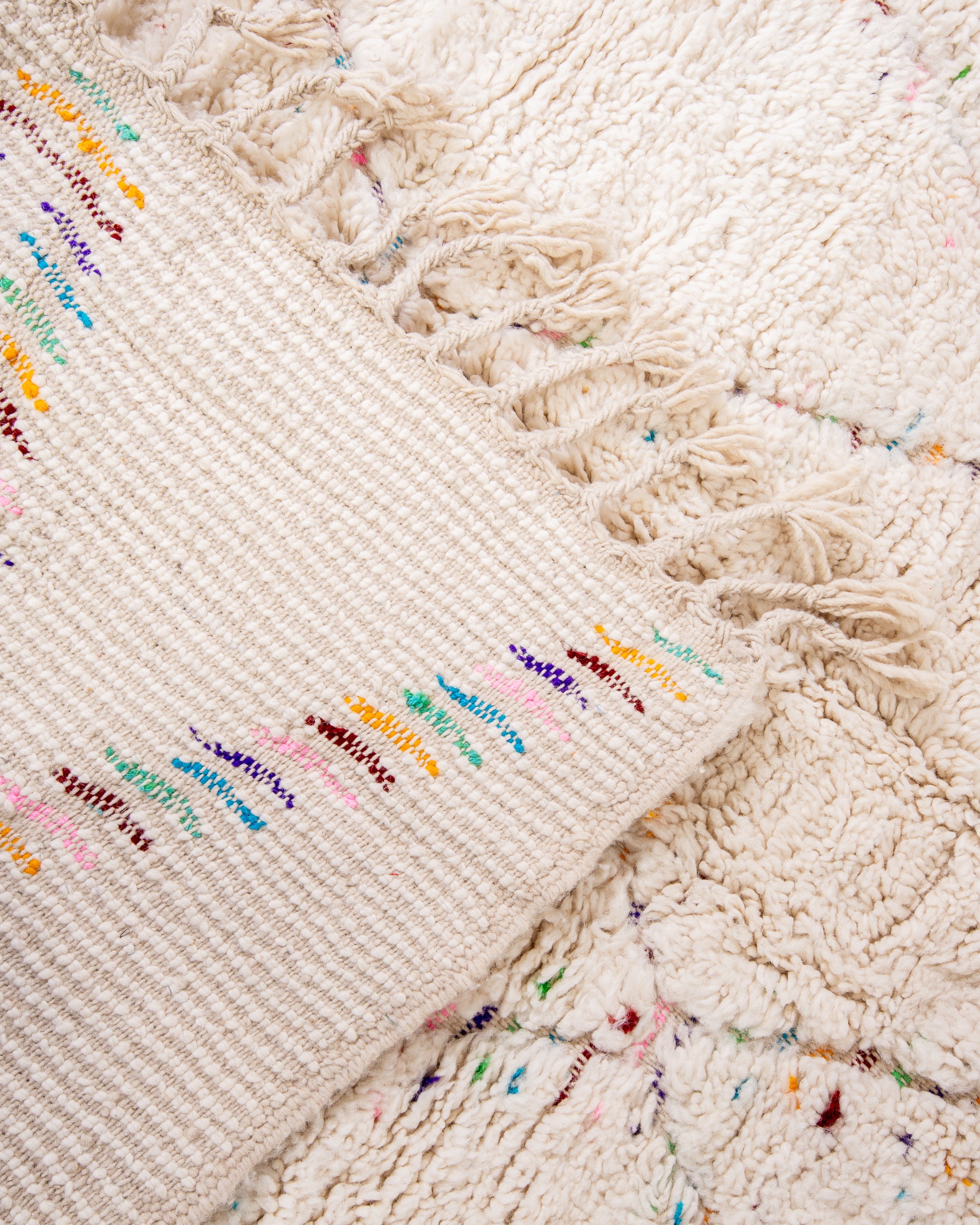 Modern designer handcrafted Berber rug from morocco Beniourain with beautiful colors and patterns