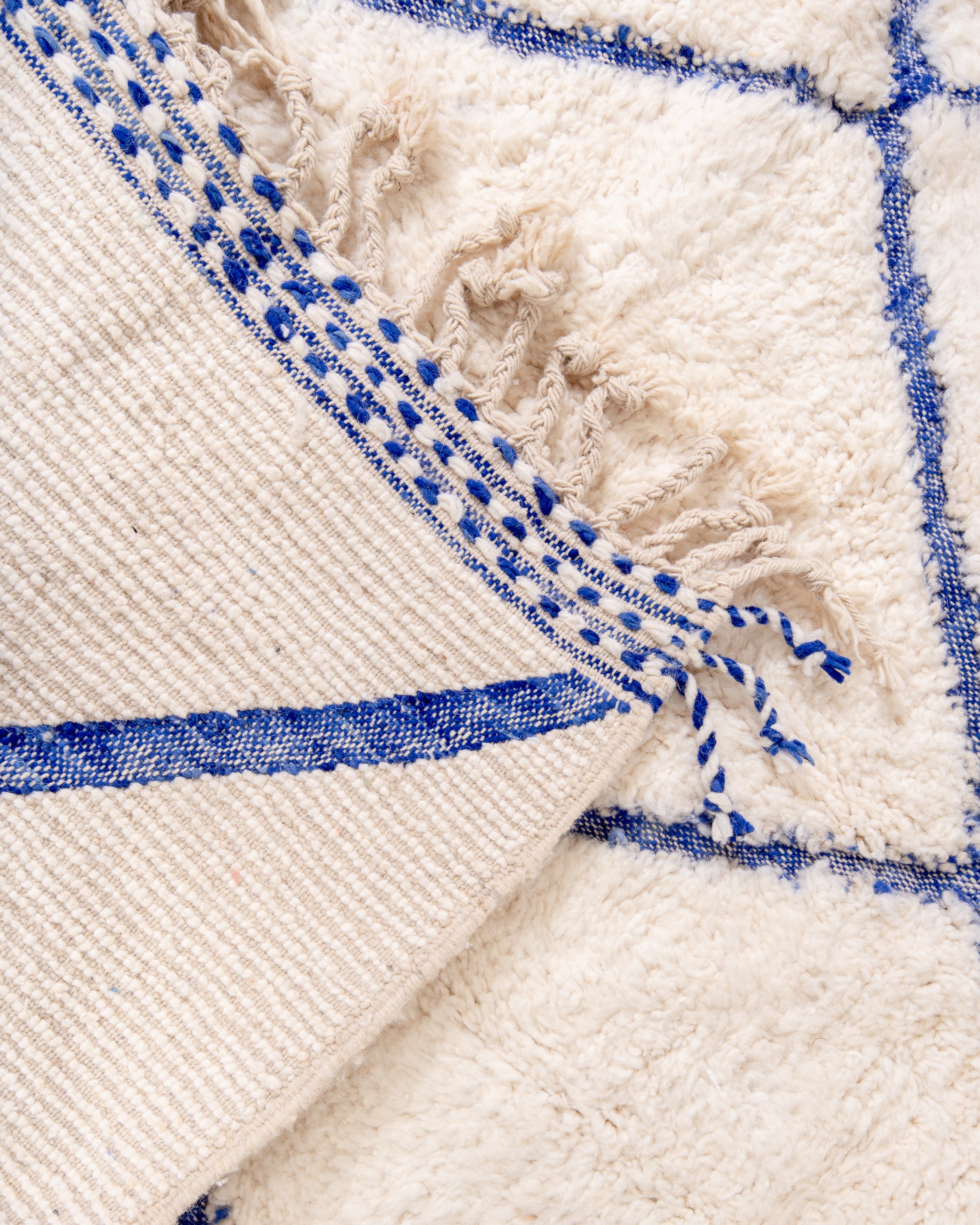 Modern designer handcrafted Berber rug from morocco Beniourain with beautiful colors and patterns