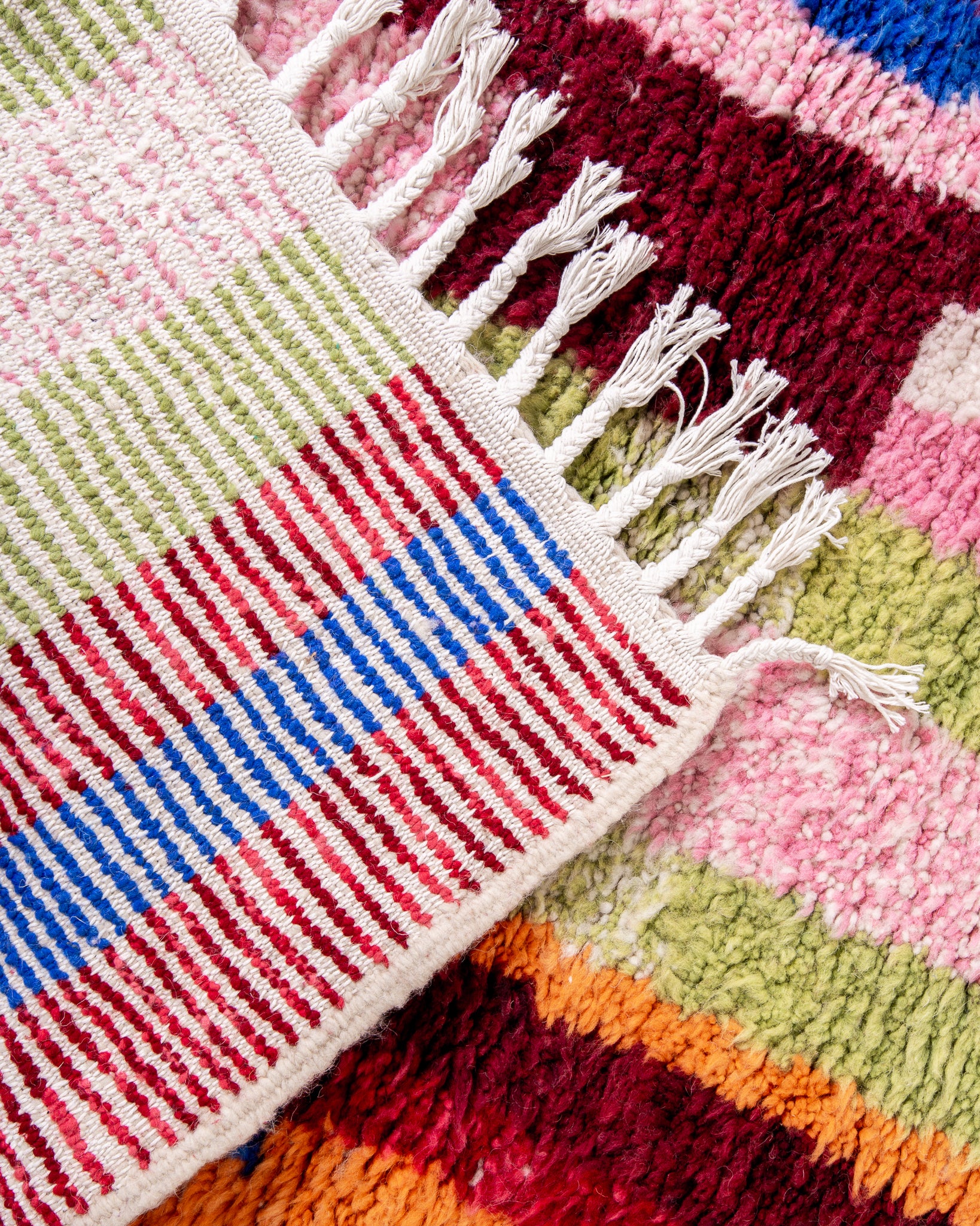 Modern designer handcrafted Berber rug from morocco Beniourain with beautiful colors and patterns