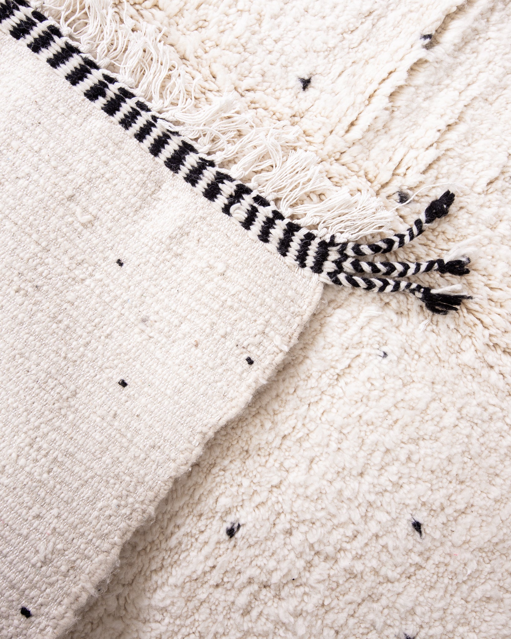 Modern designer handcrafted Berber rug from morocco Beniourain with beautiful colors and patterns