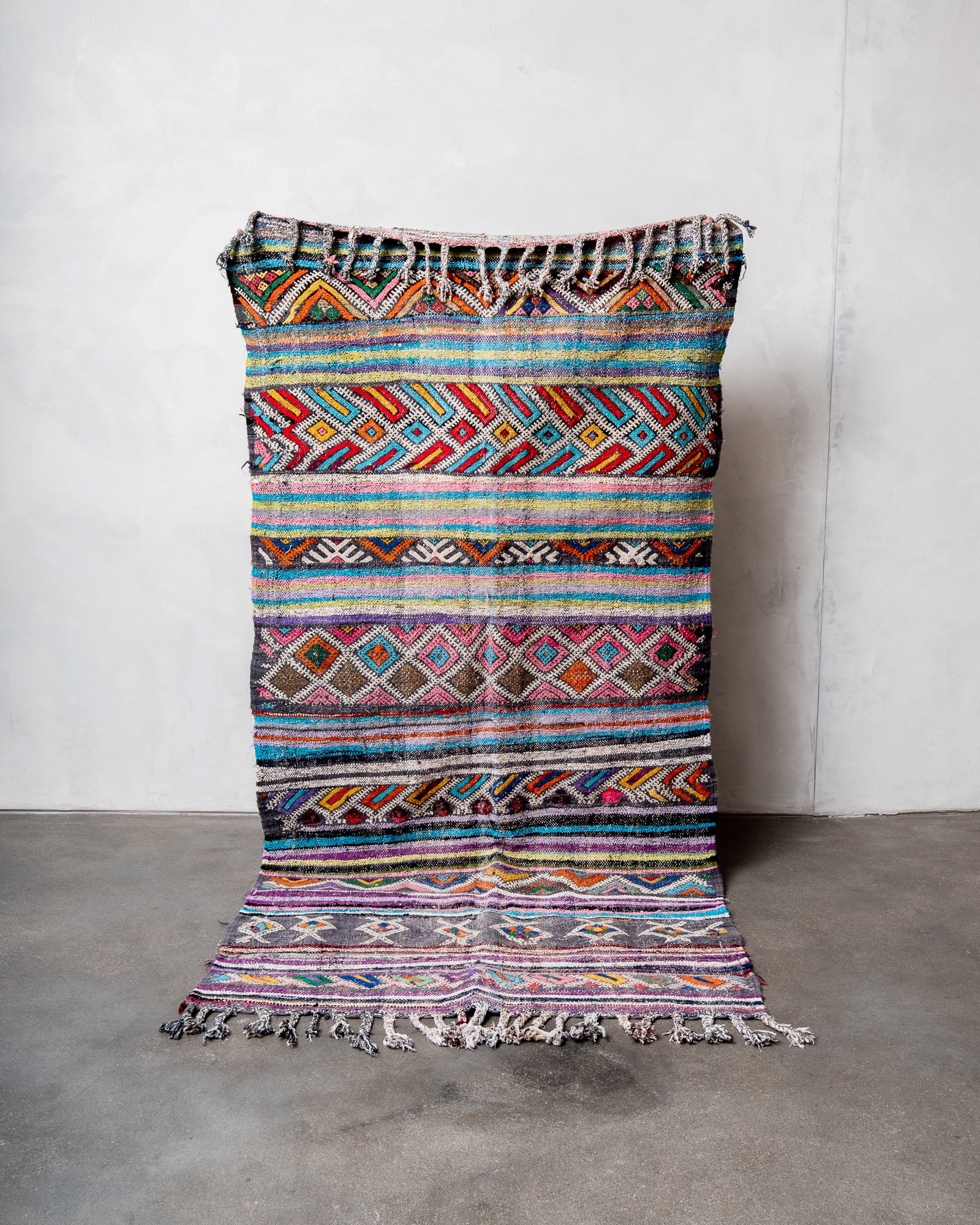 Modern, designer, handcrafted Berber rug from Morocco. Kelim carpet with beautiful designs and robust flat weave. 100% wool.