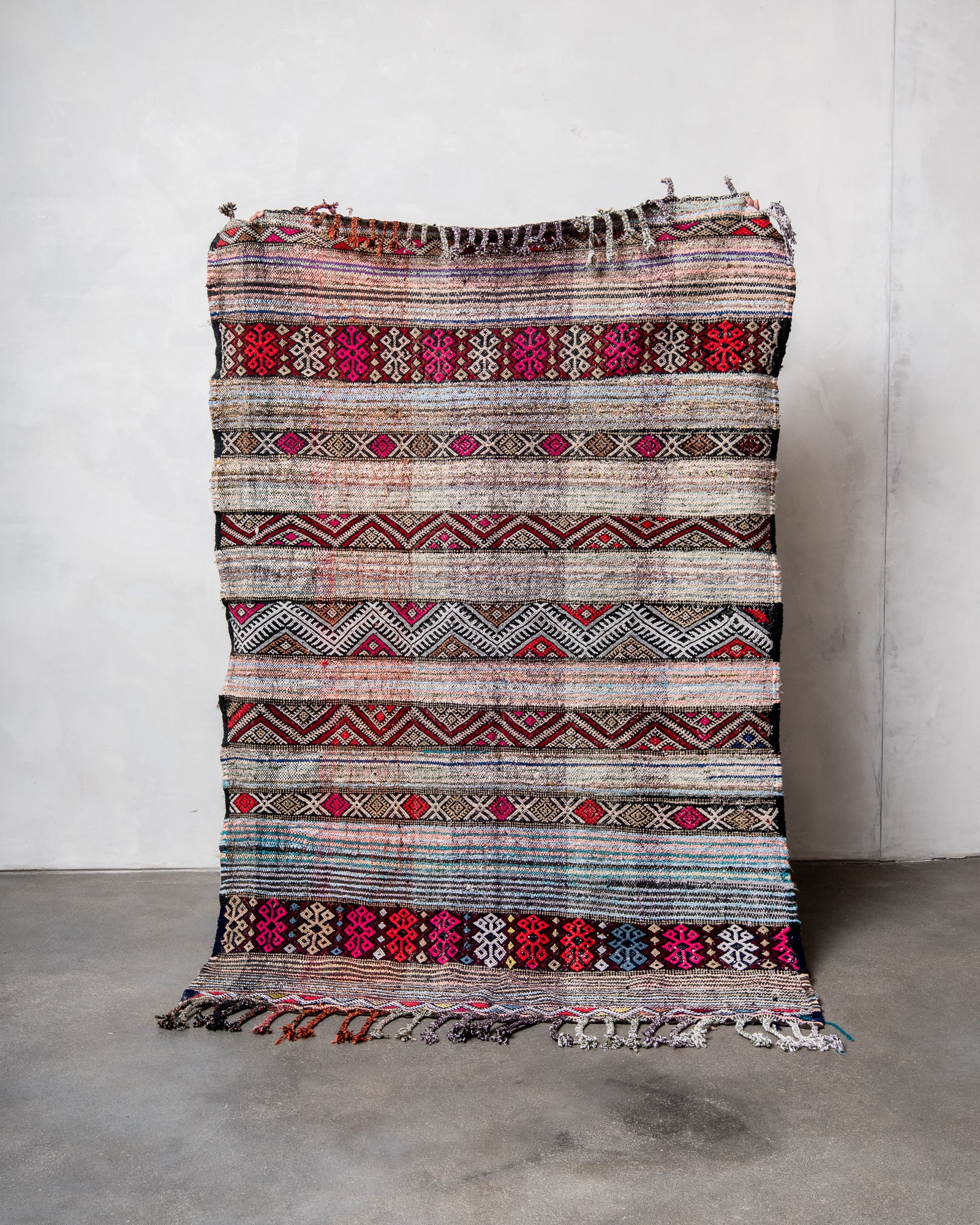 Modern, designer, handcrafted Berber rug from Morocco. Kelim carpet with beautiful designs and robust flat weave. 100% wool.