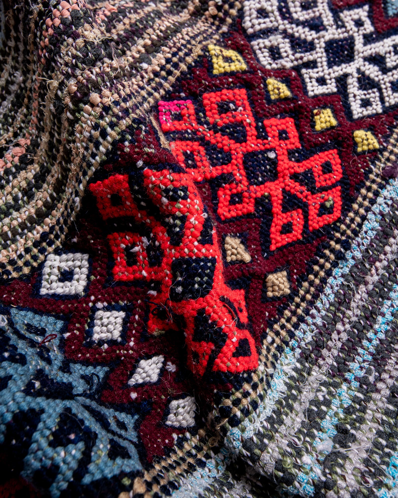 Modern, designer, handcrafted Berber rug from Morocco. Kelim carpet with beautiful designs and robust flat weave. 100% wool.