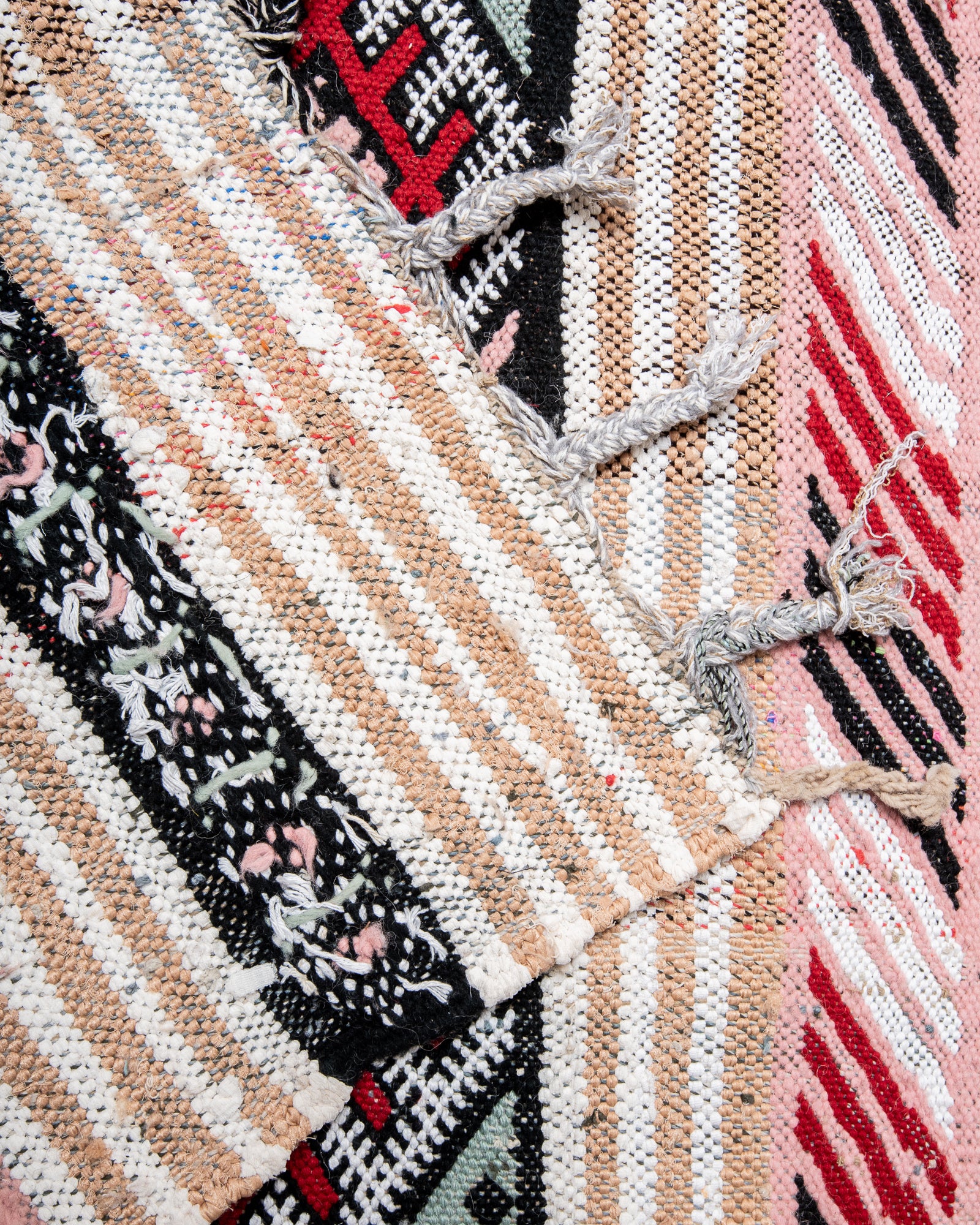 Modern, designer, handcrafted Berber rug from Morocco. Kelim carpet with beautiful designs and robust flat weave. 100% wool.