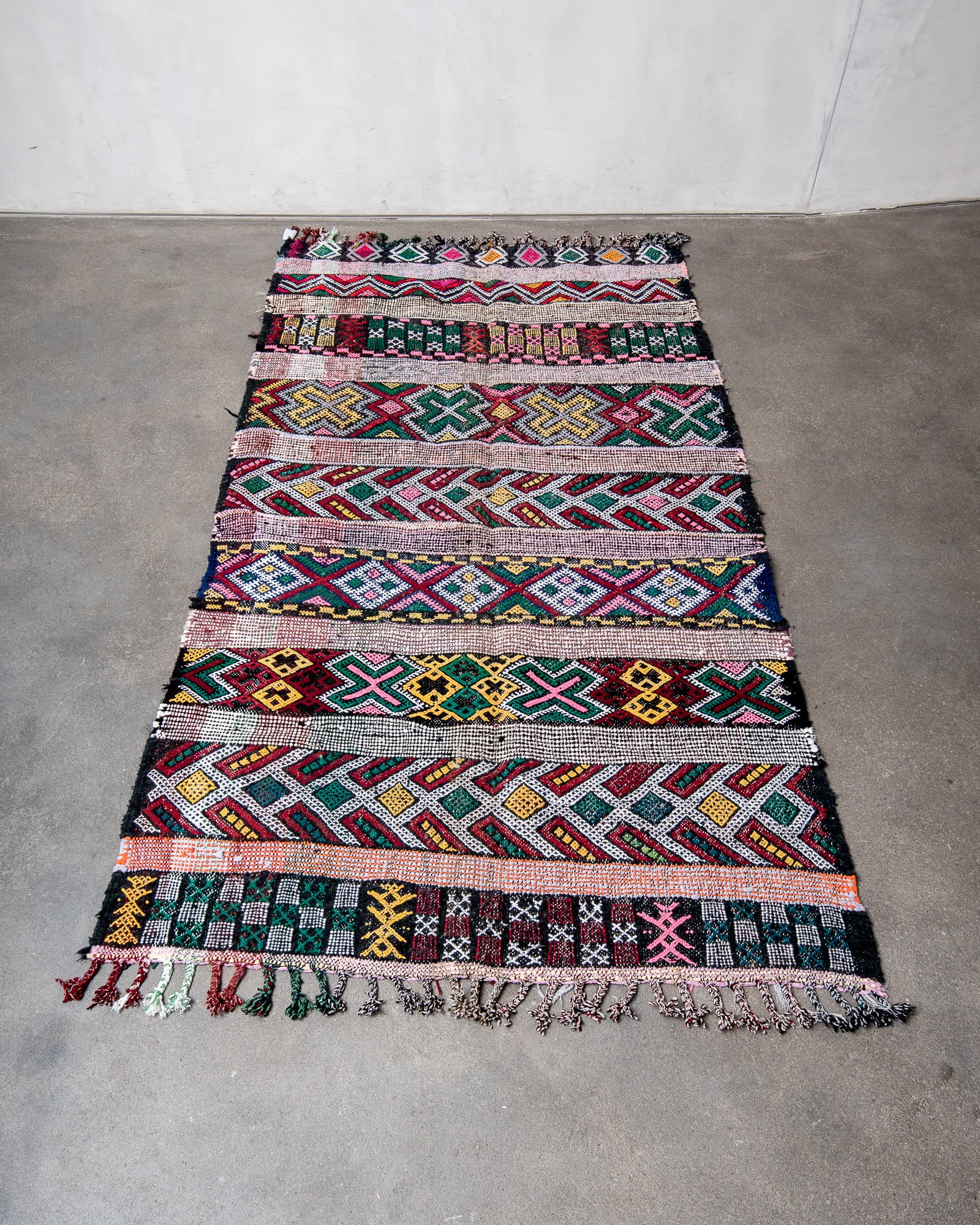 Modern, designer, handcrafted Berber rug from Morocco. Kelim carpet with beautiful designs and robust flat weave. 100% wool.