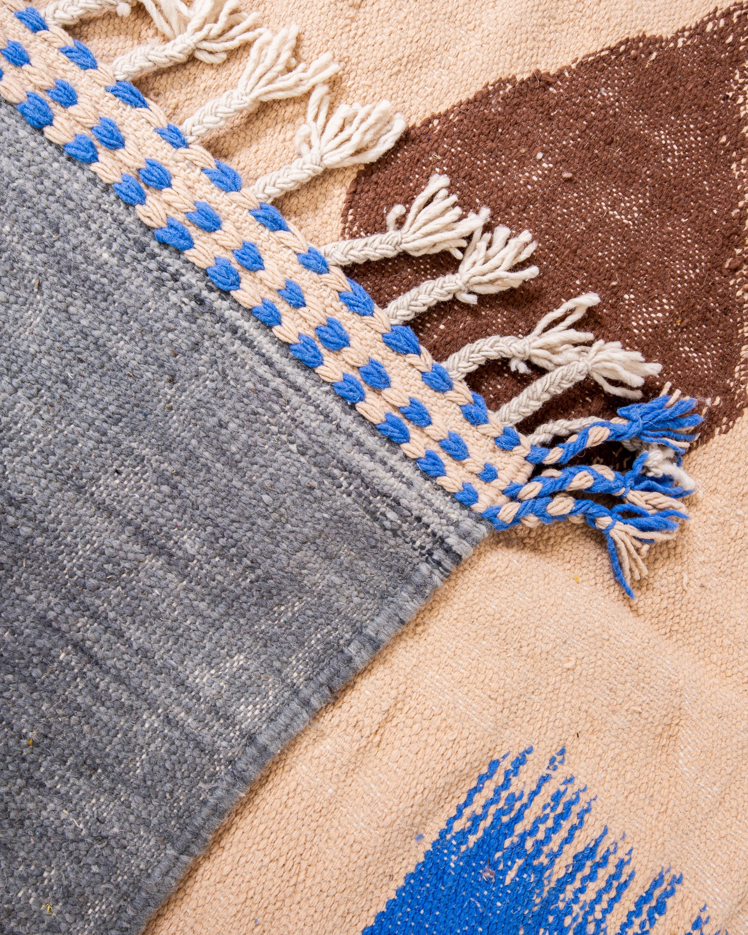 Modern designer handcrafted Berber rug from morocco Kelim with beautiful colors and patterns