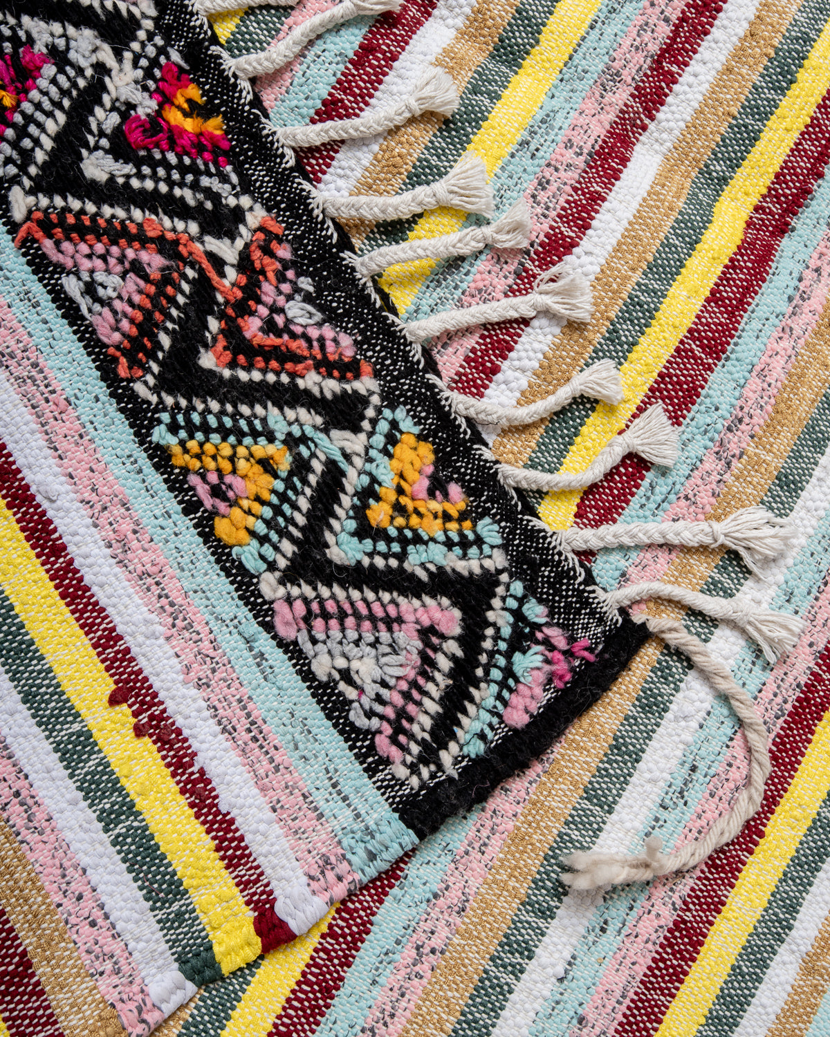 Modern, designer, handcrafted Berber rug from Morocco. Kelim carpet with beautiful designs and robust flat weave. 100% wool.