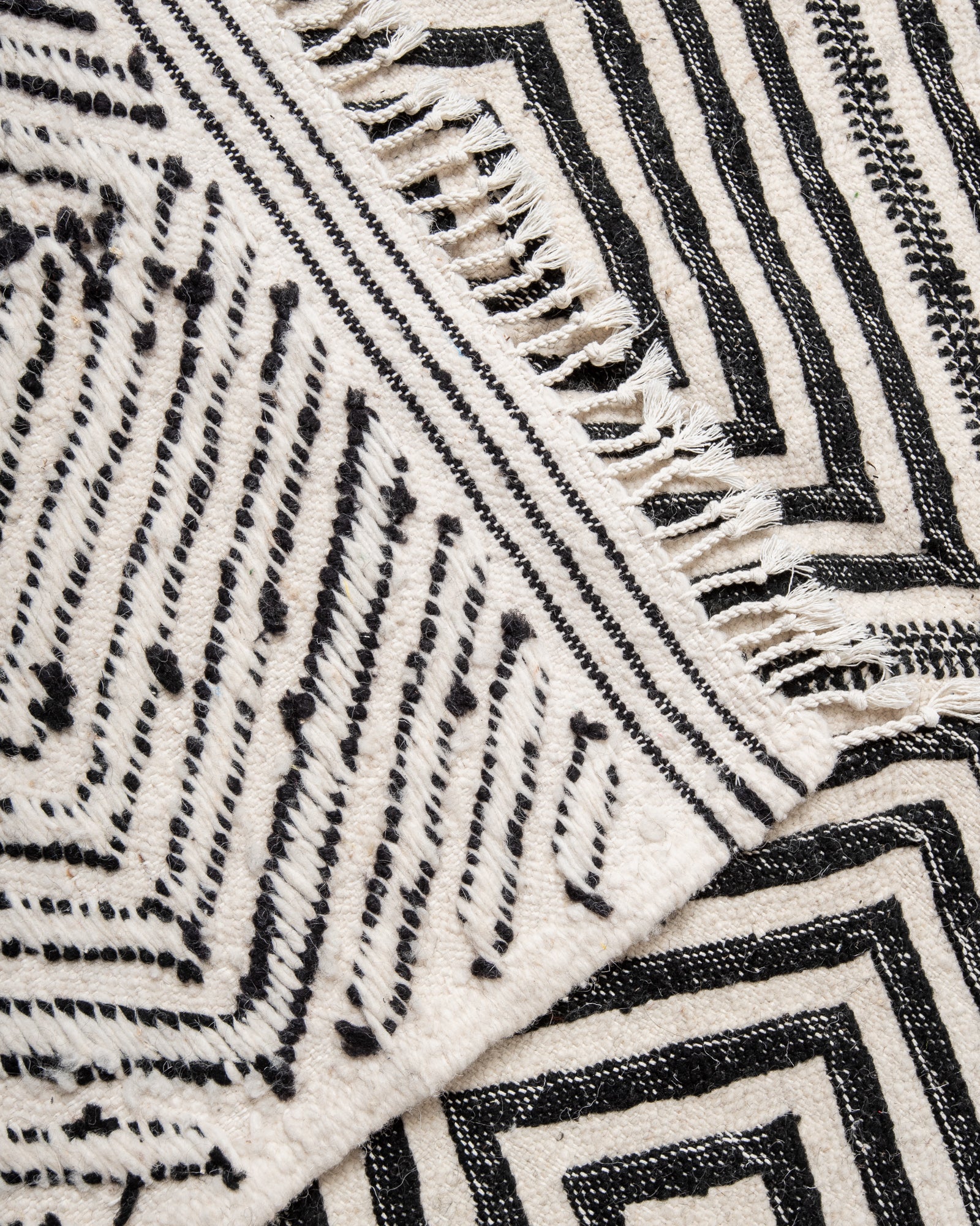 Modern, designer, handcrafted Berber rug from Morocco. Kelim carpet with beautiful designs and robust flat weave. 100% wool.