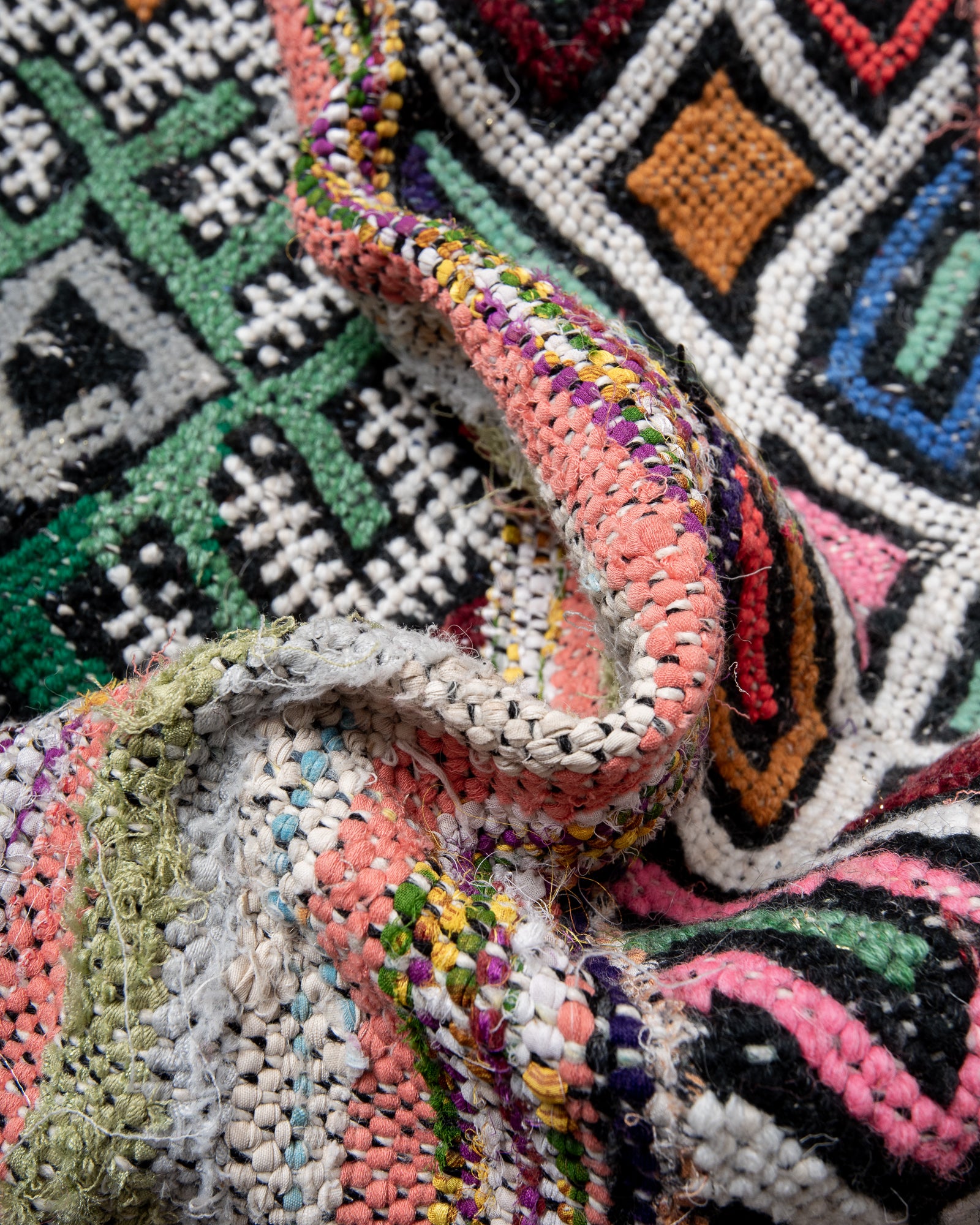 Modern, designer, handcrafted Berber rug from Morocco. Kelim carpet with beautiful designs and robust flat weave.