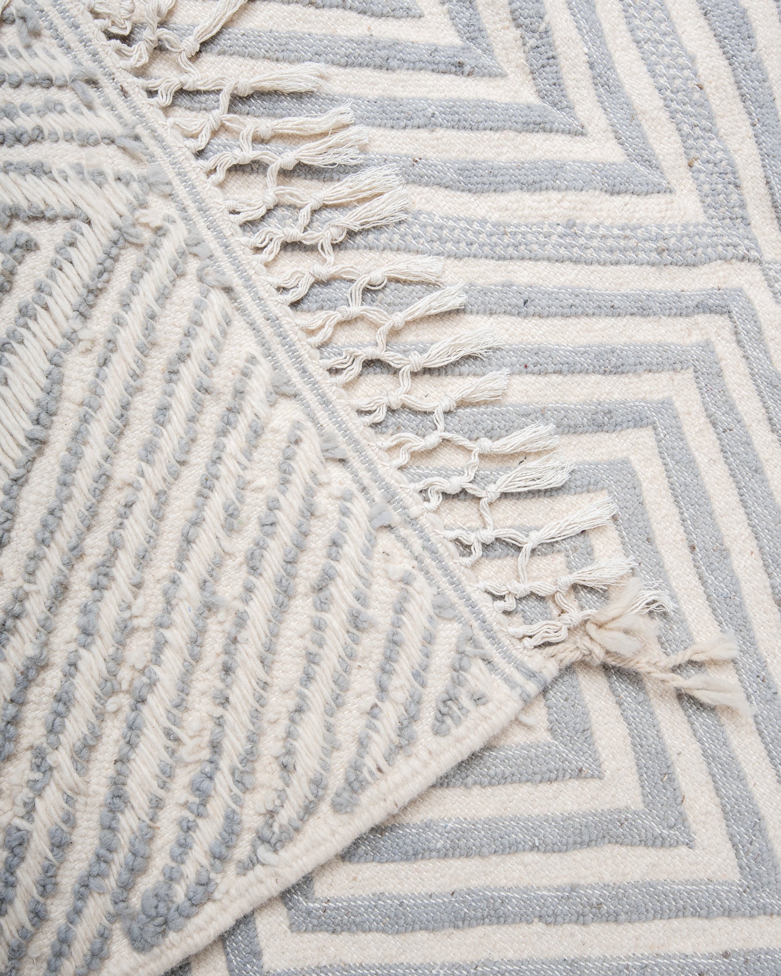 Modern, designer, handcrafted Berber rug from Morocco. Kelim carpet with beautiful designs and robust flat weave.