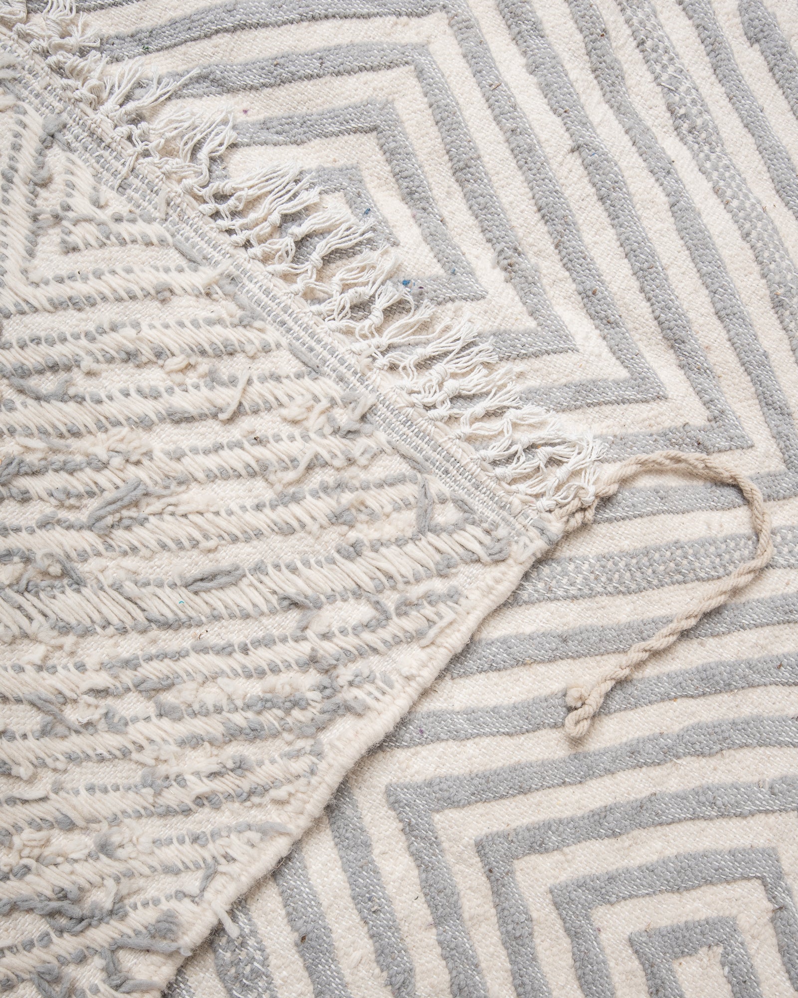 Modern, designer, handcrafted Berber rug from Morocco. Kelim carpet with beautiful designs and robust flat weave.