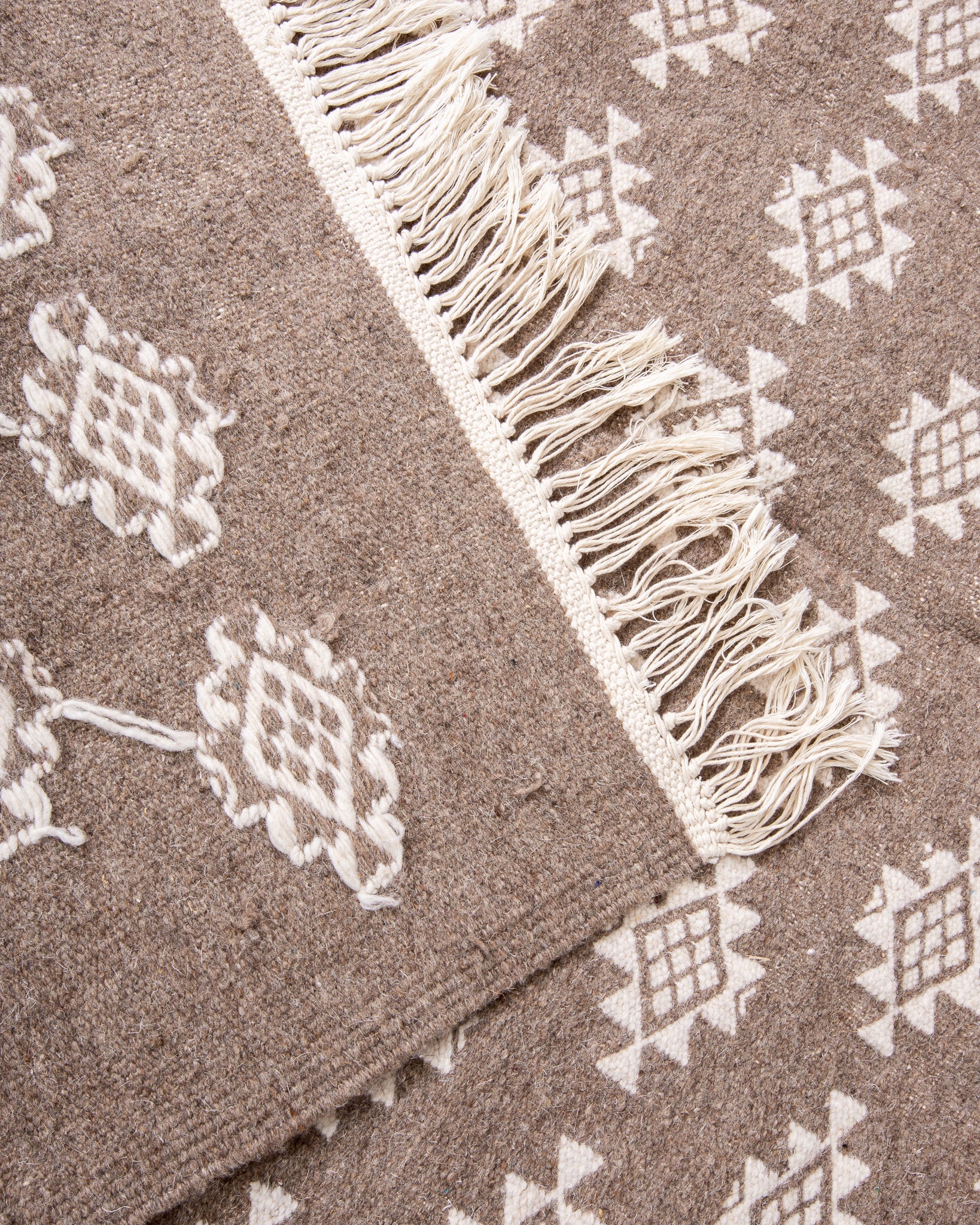 Modern designer handcrafted Berber rug from morocco Kelim with beautiful colors and patterns