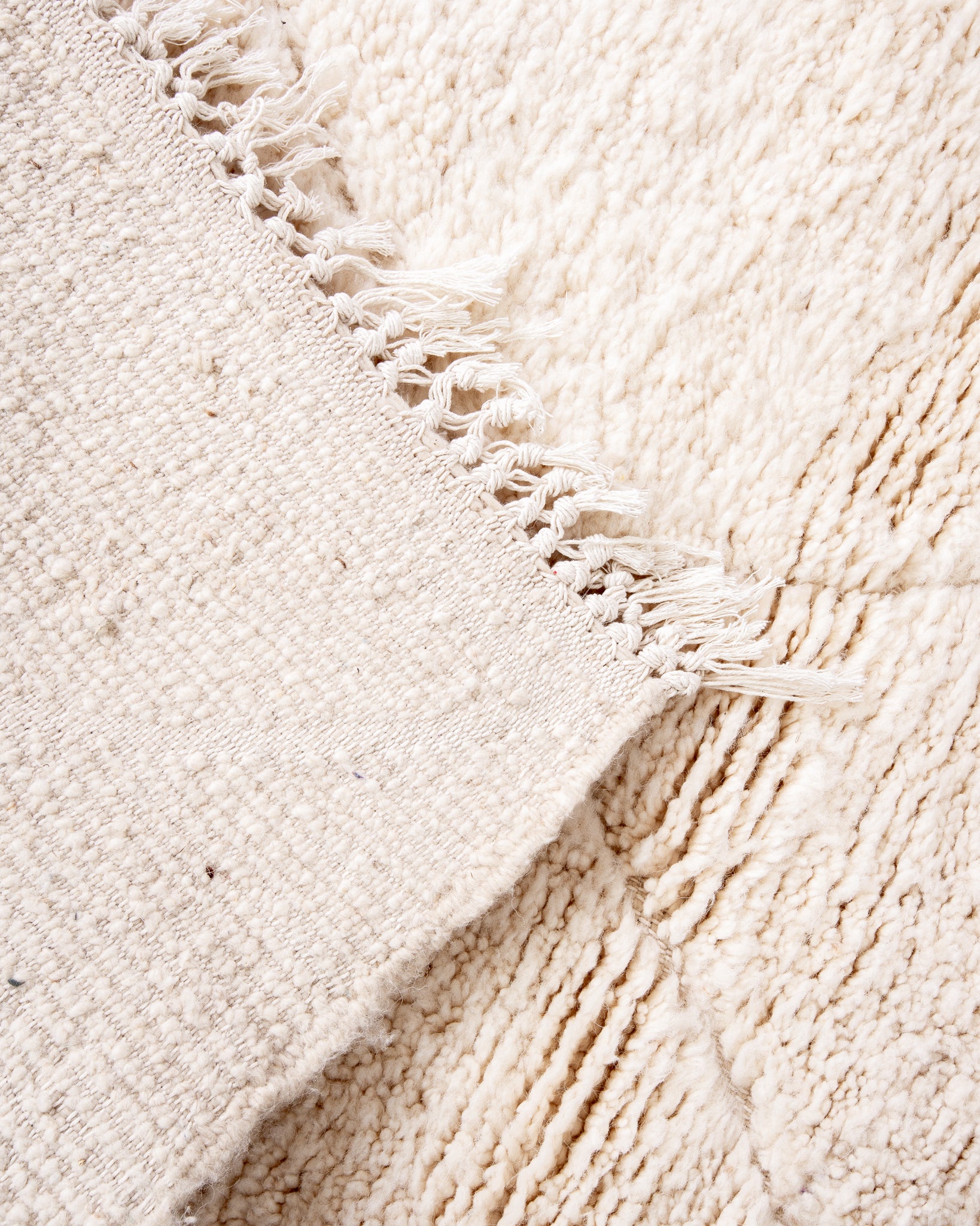 Modern designer handcrafted Berber rug from morocco Beniourain with beautiful colors and patterns