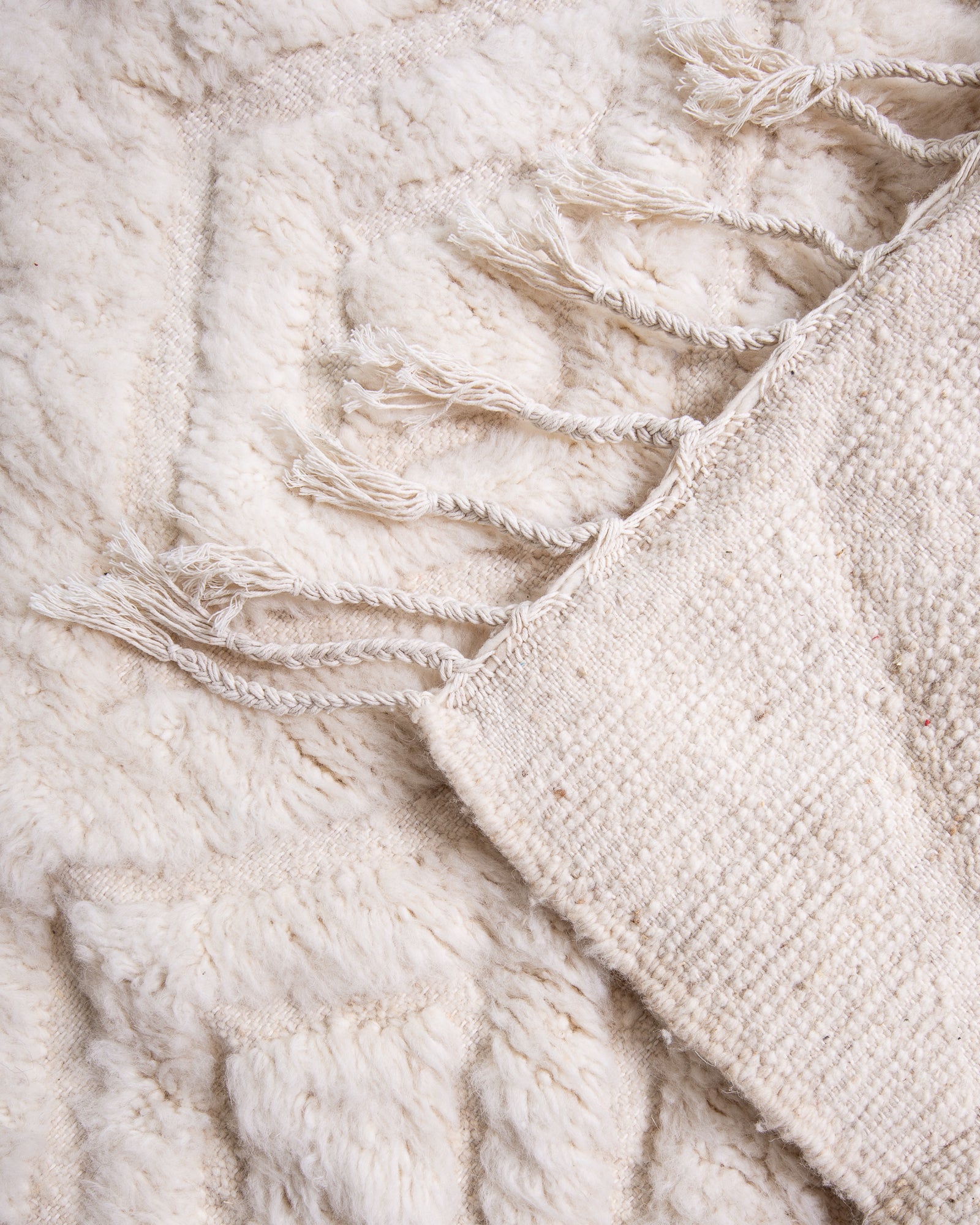 Modern designer handcrafted Berber rug from morocco Beniourain with beautiful colors and patterns