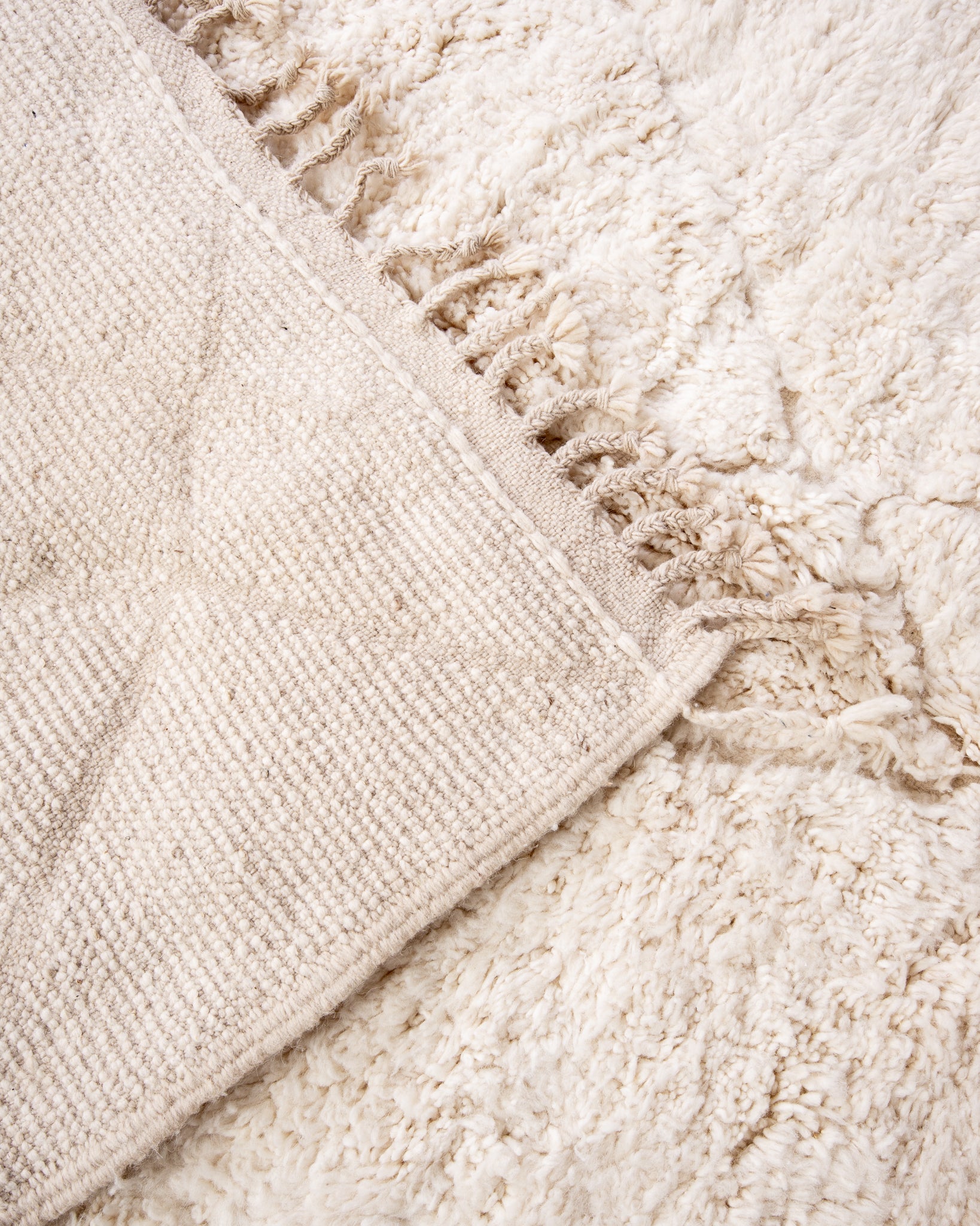 Modern designer handcrafted Berber rug from morocco Beniourain with beautiful colors and patterns