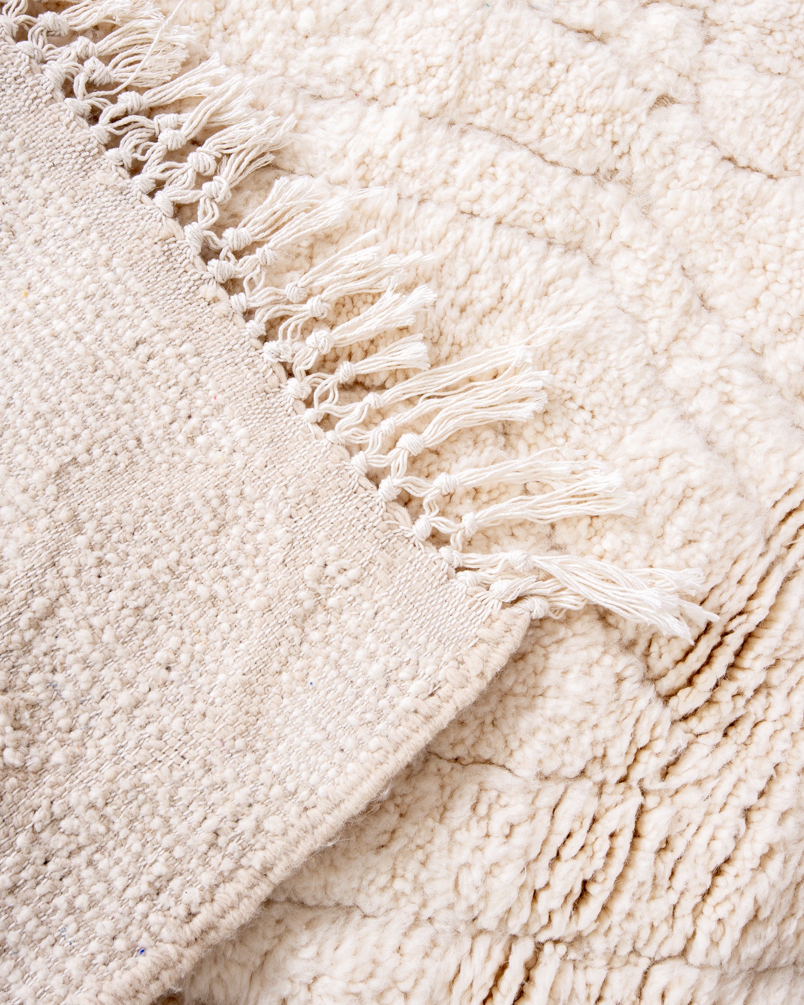 Modern designer handcrafted Berber rug from morocco Beniourain with beautiful colors and patterns