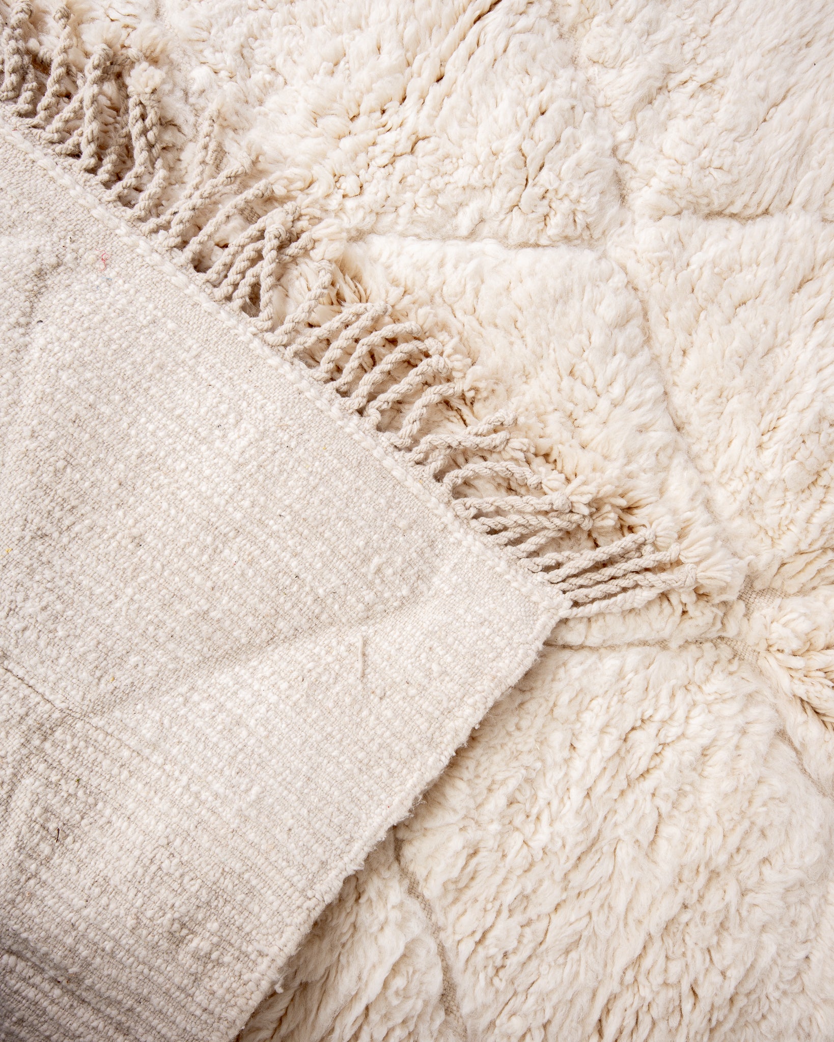 Modern designer handcrafted Berber rug from morocco Beniourain with beautiful colors and patterns