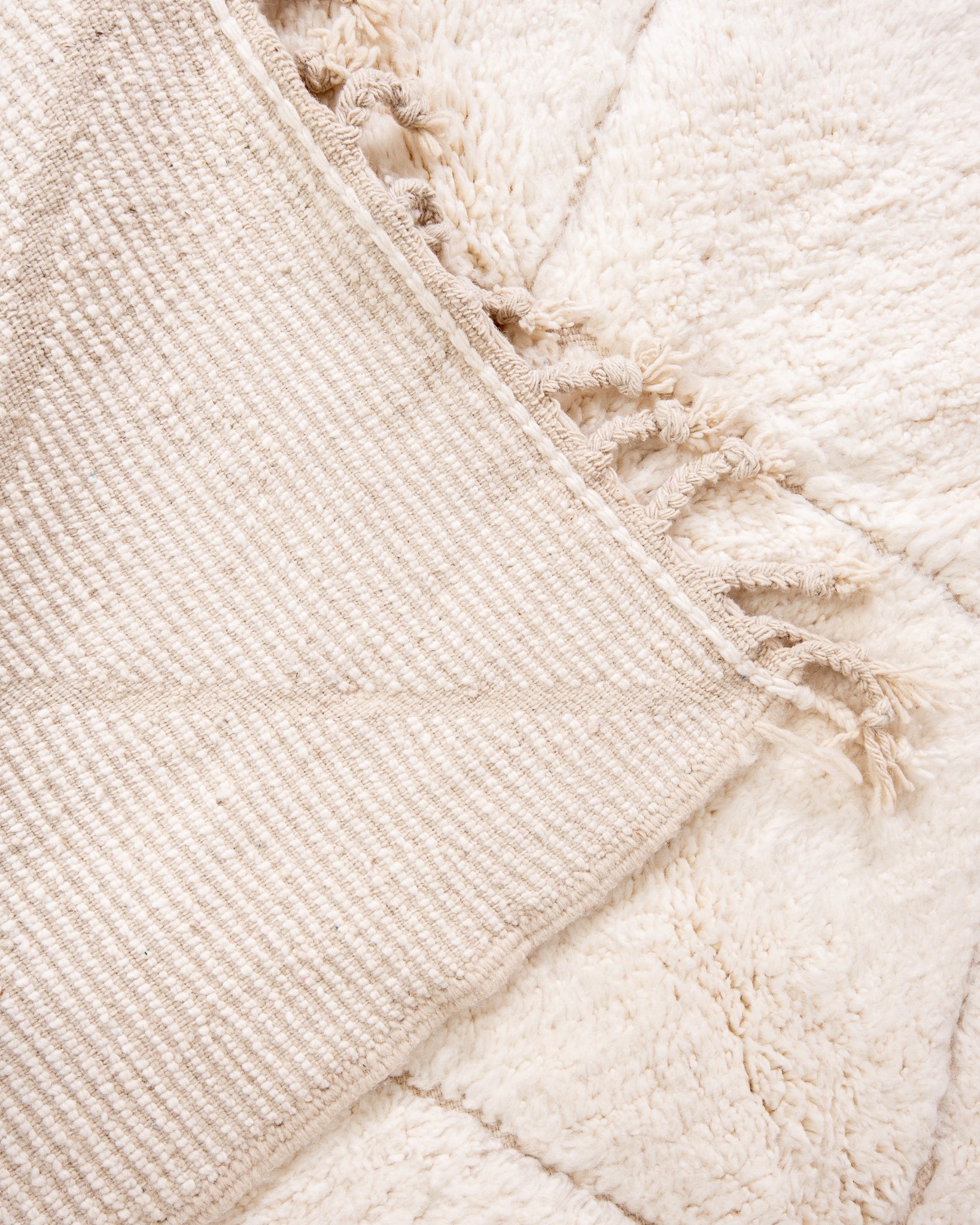 Modern designer handcrafted Berber rug from morocco Beniourain with beautiful colors and patterns