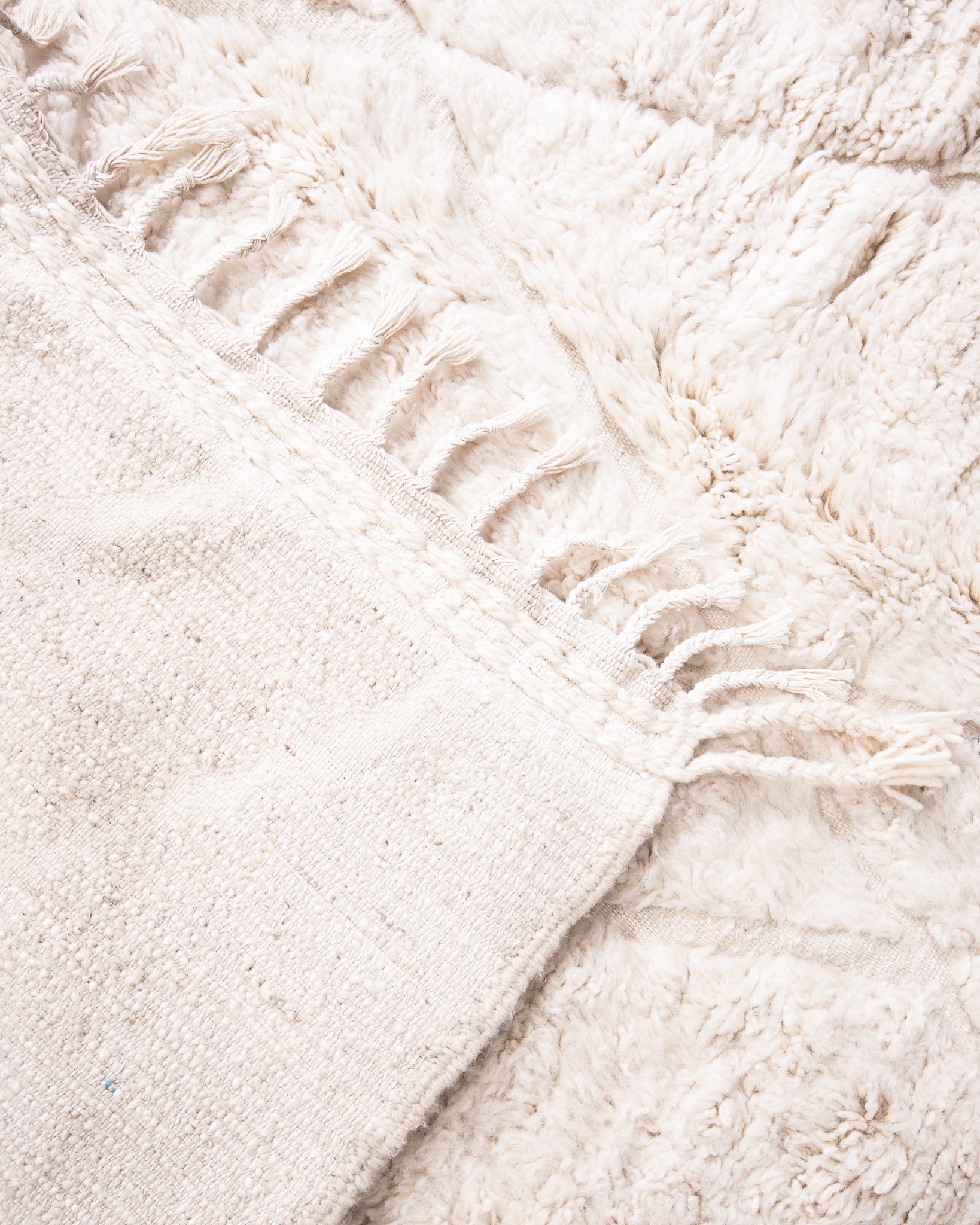 Modern designer handcrafted Berber rug from morocco Beniourain with beautiful colors and patterns