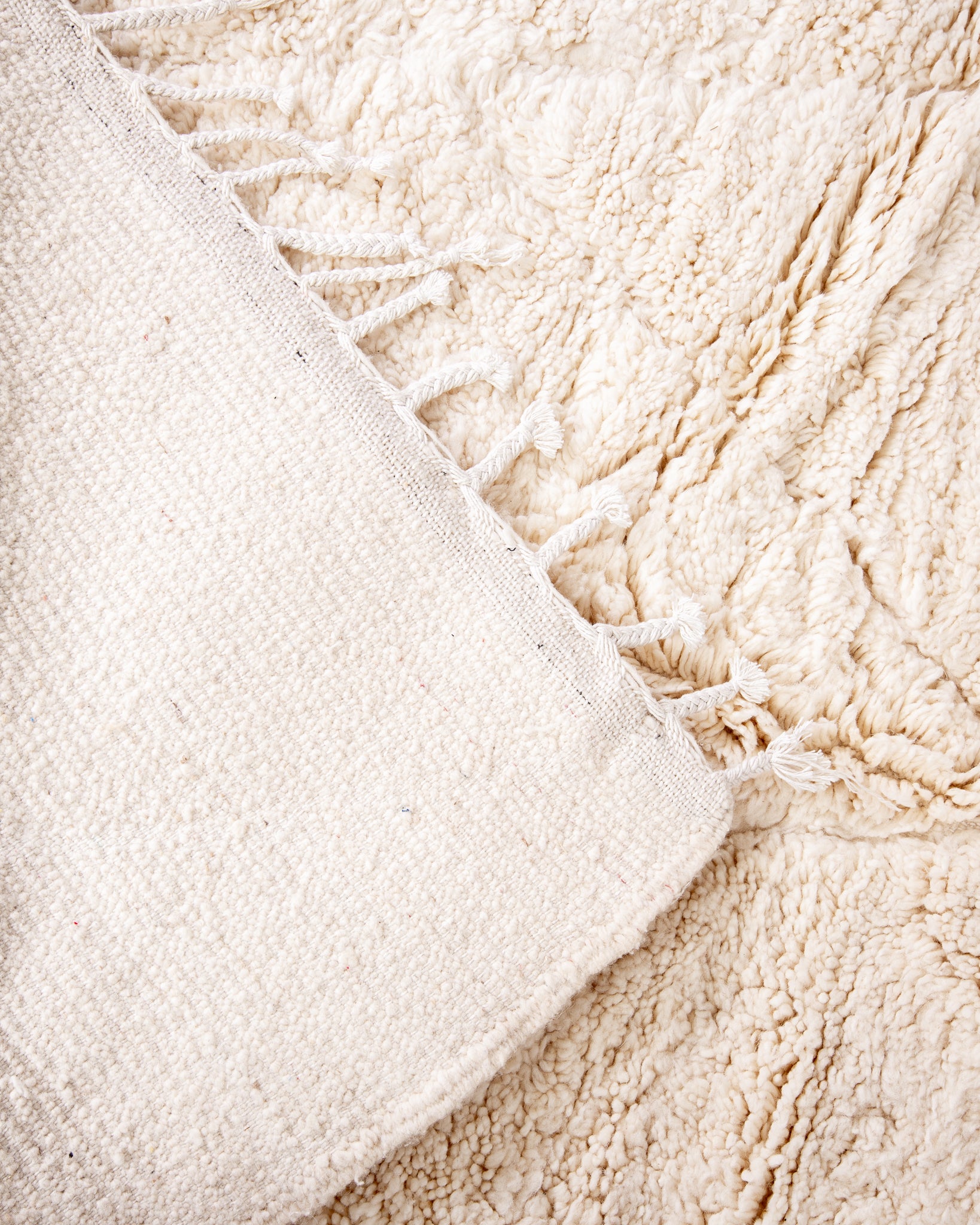 Modern designer handcrafted Berber rug from morocco Beniourain with beautiful colors and patterns